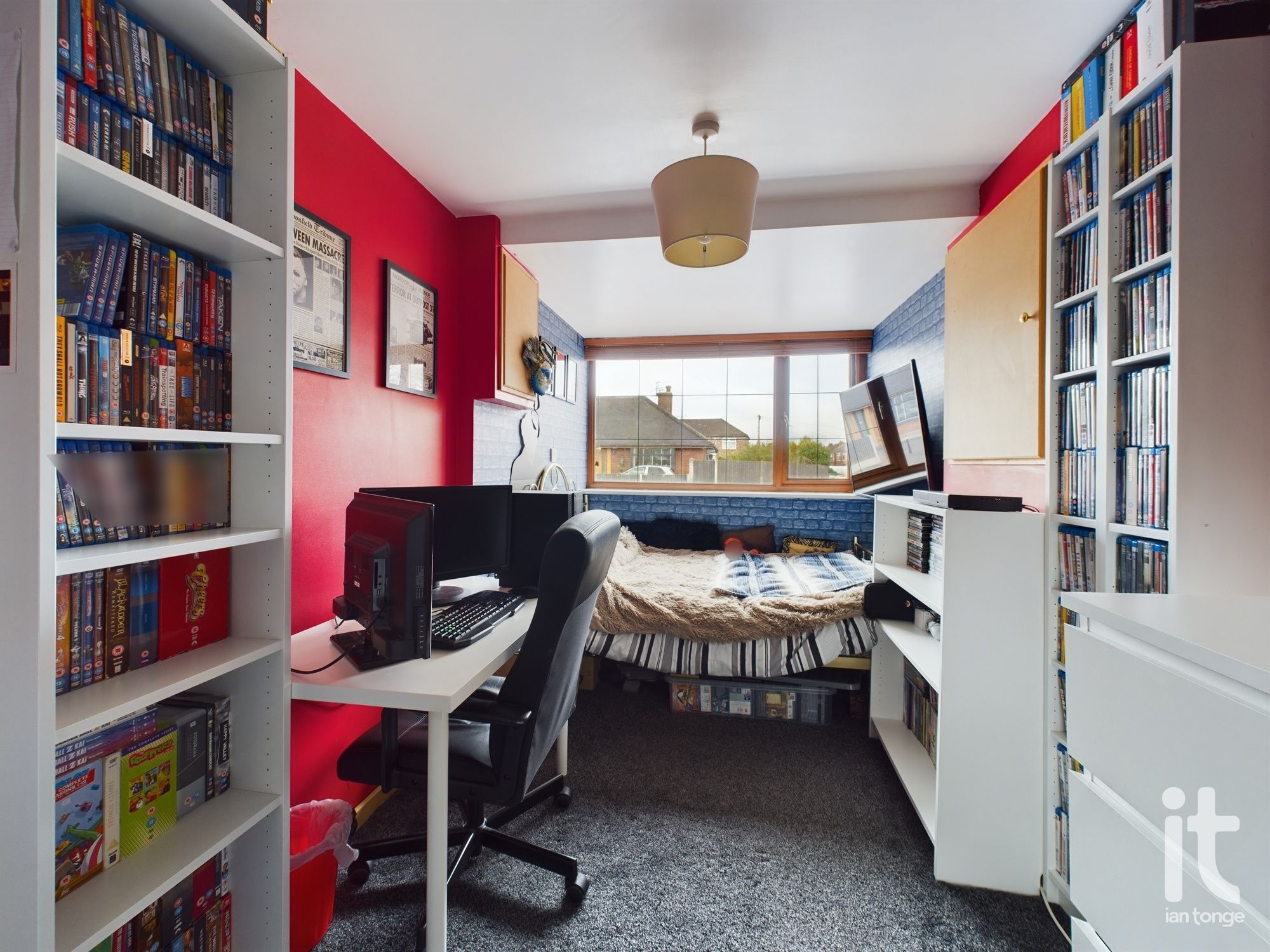 3 bedroom semi-detached house Sold in Stockport - Photograph 6.