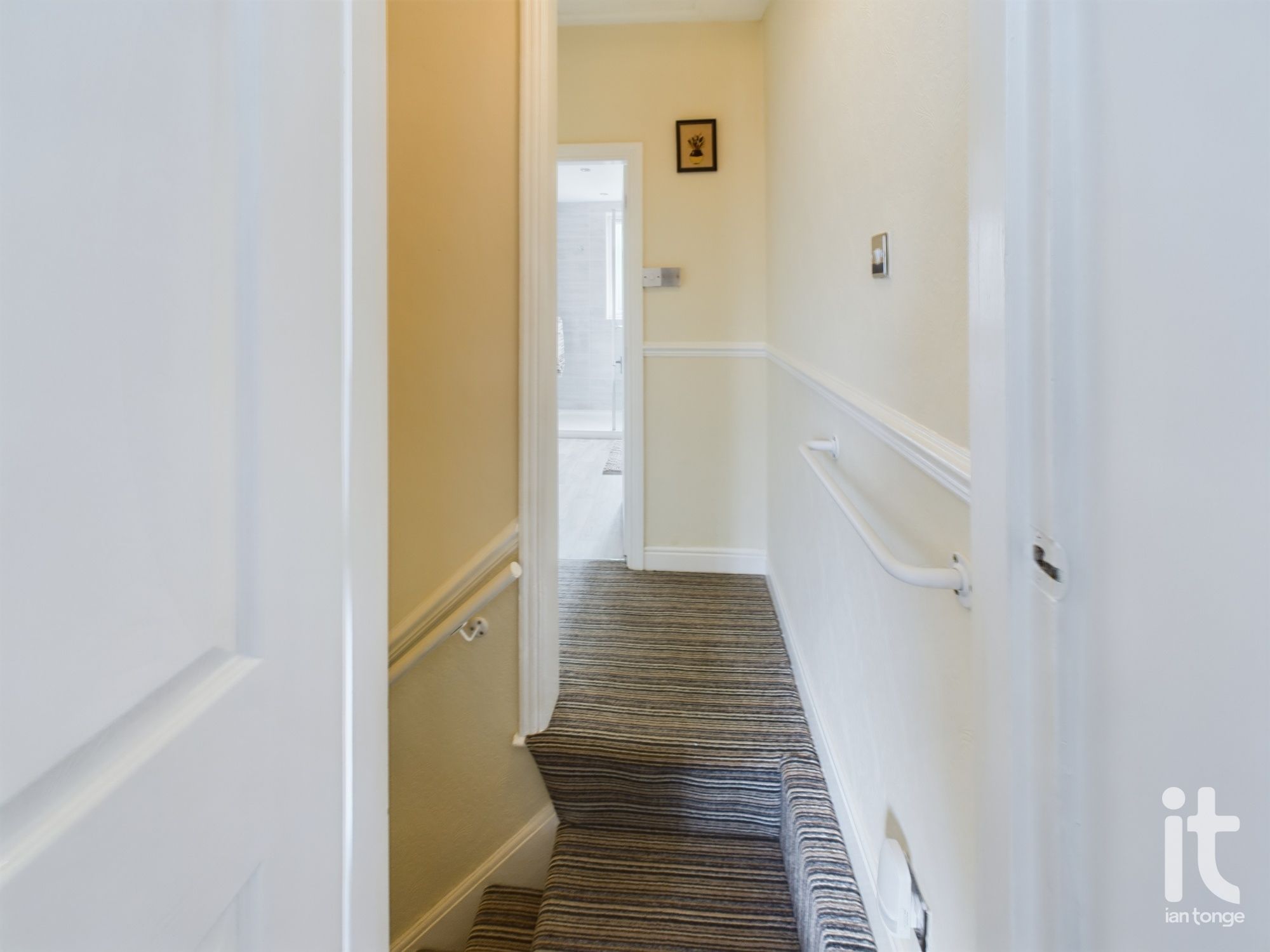2 bedroom semi-detached house Under Offer in Stockport - Photograph 18.