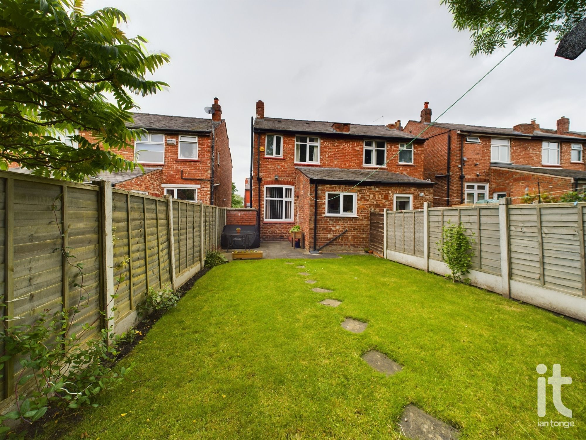 2 bedroom semi-detached house Under Offer in Stockport - Photograph 31.