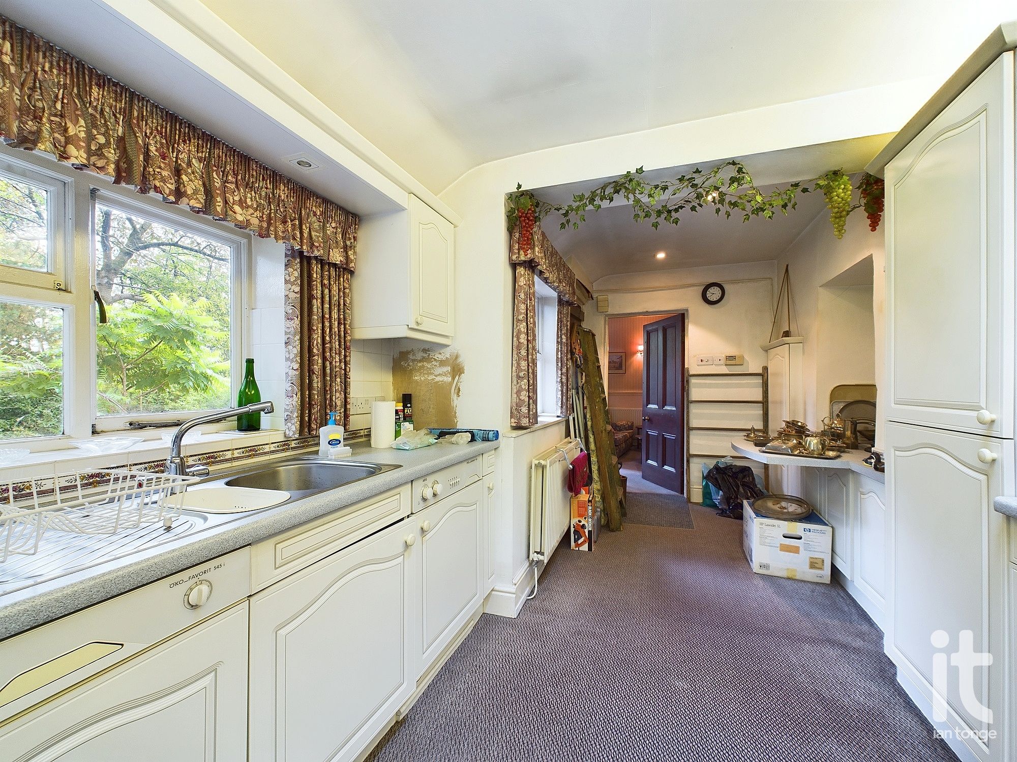 4 bedroom semi-detached house Under Offer in Stockport - Photograph 24.