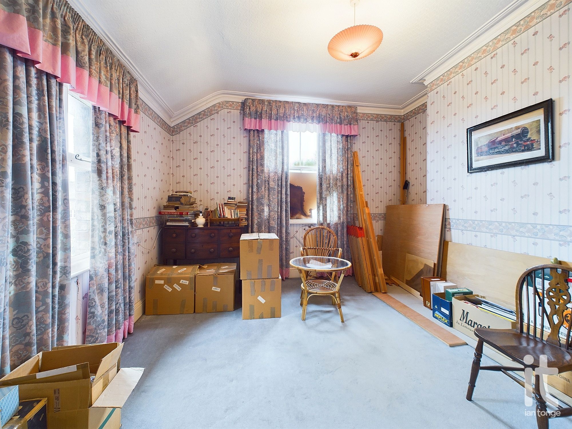 4 bedroom semi-detached house Under Offer in Stockport - Photograph 37.