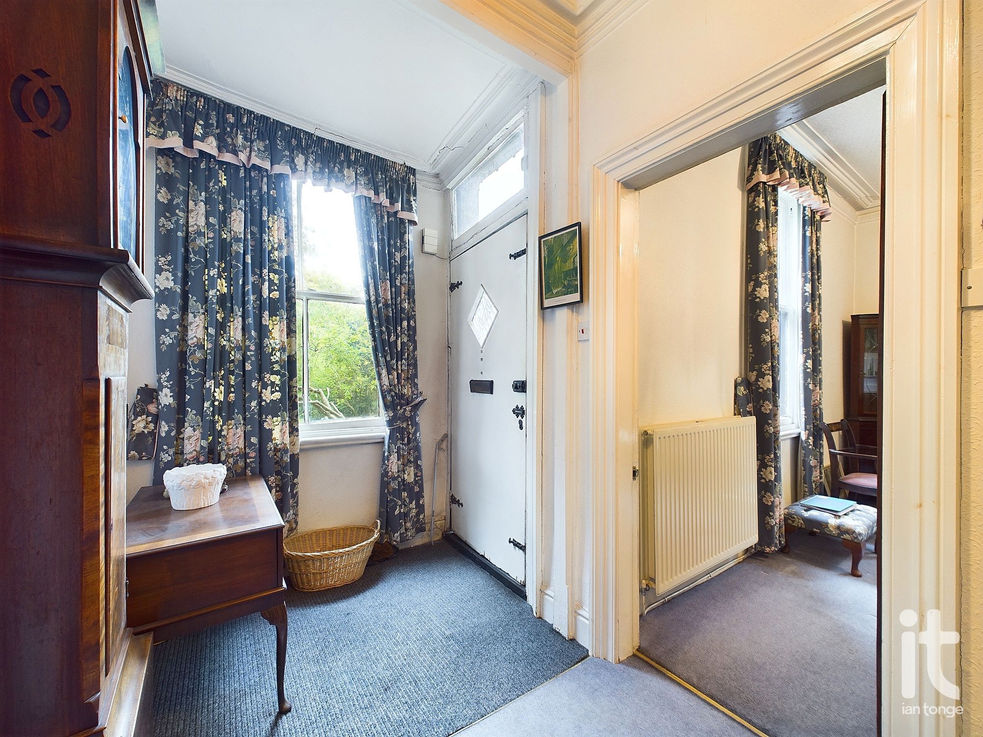 4 bedroom semi-detached house Under Offer in Stockport - Photograph 5.