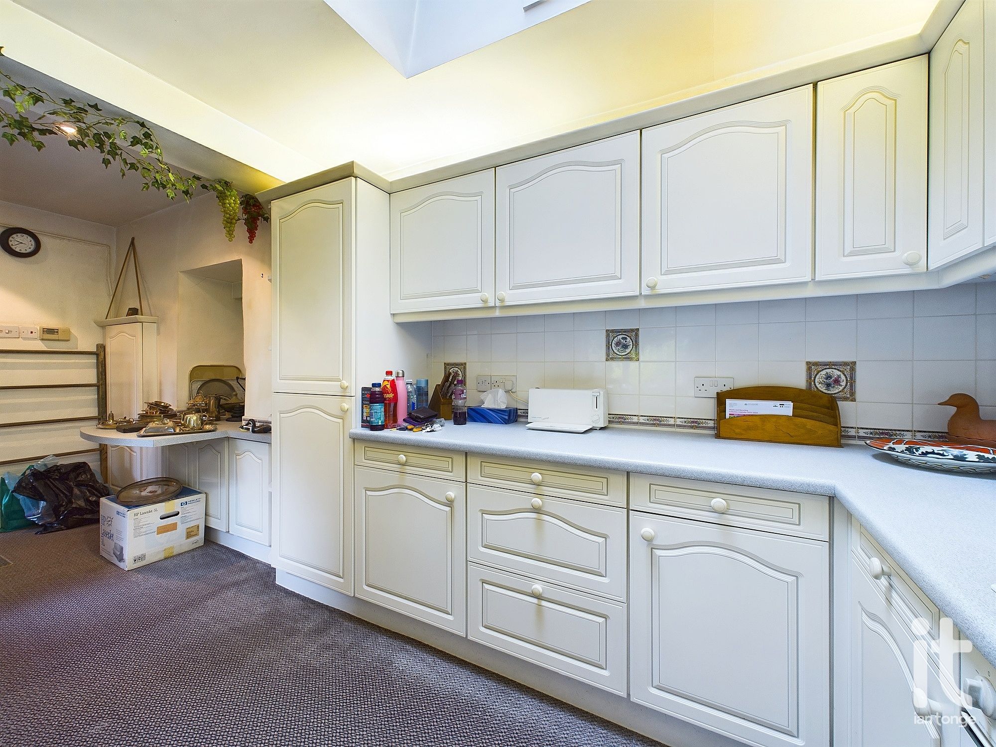 4 bedroom semi-detached house Under Offer in Stockport - Photograph 18.