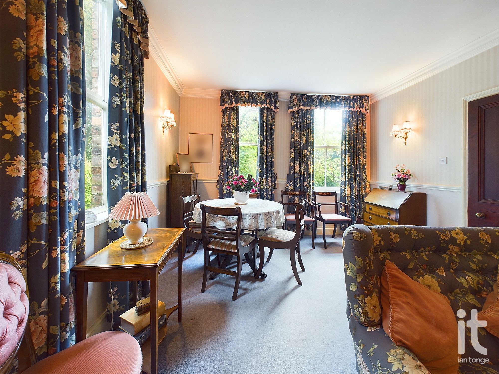 4 bedroom semi-detached house Under Offer in Stockport - Photograph 17.