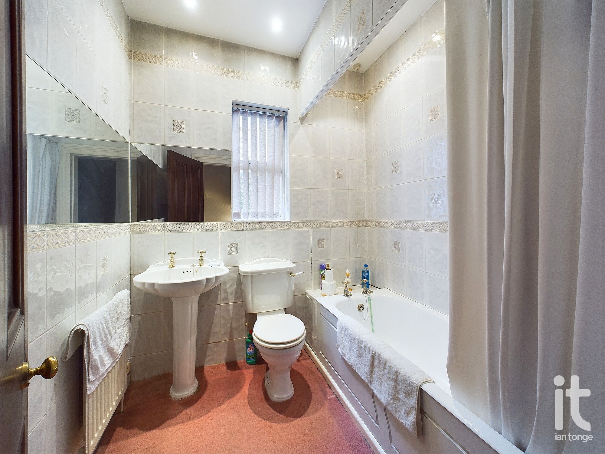 4 bedroom semi-detached house Under Offer in Stockport - Photograph 36.