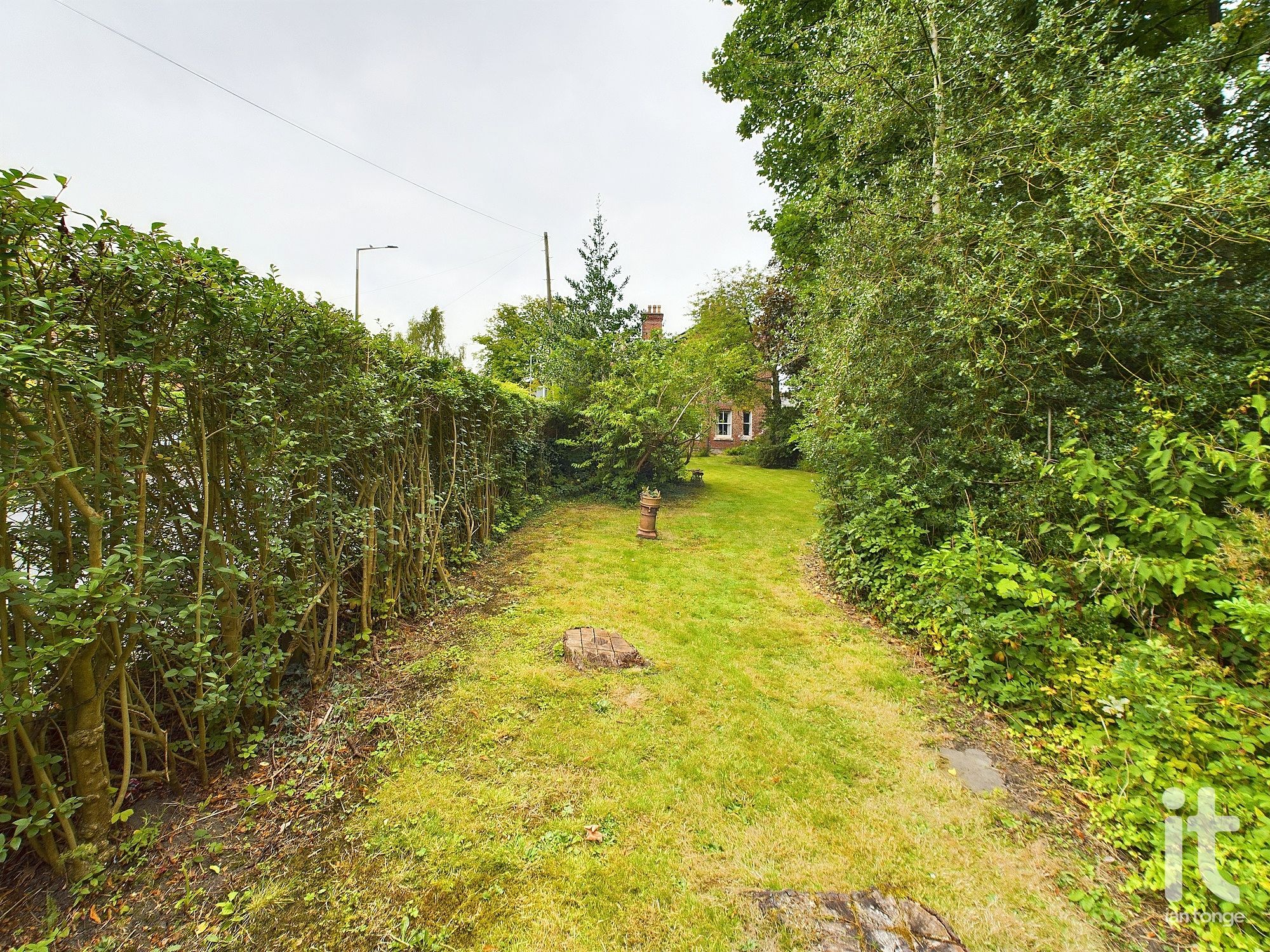4 bedroom semi-detached house Under Offer in Stockport - Photograph 53.