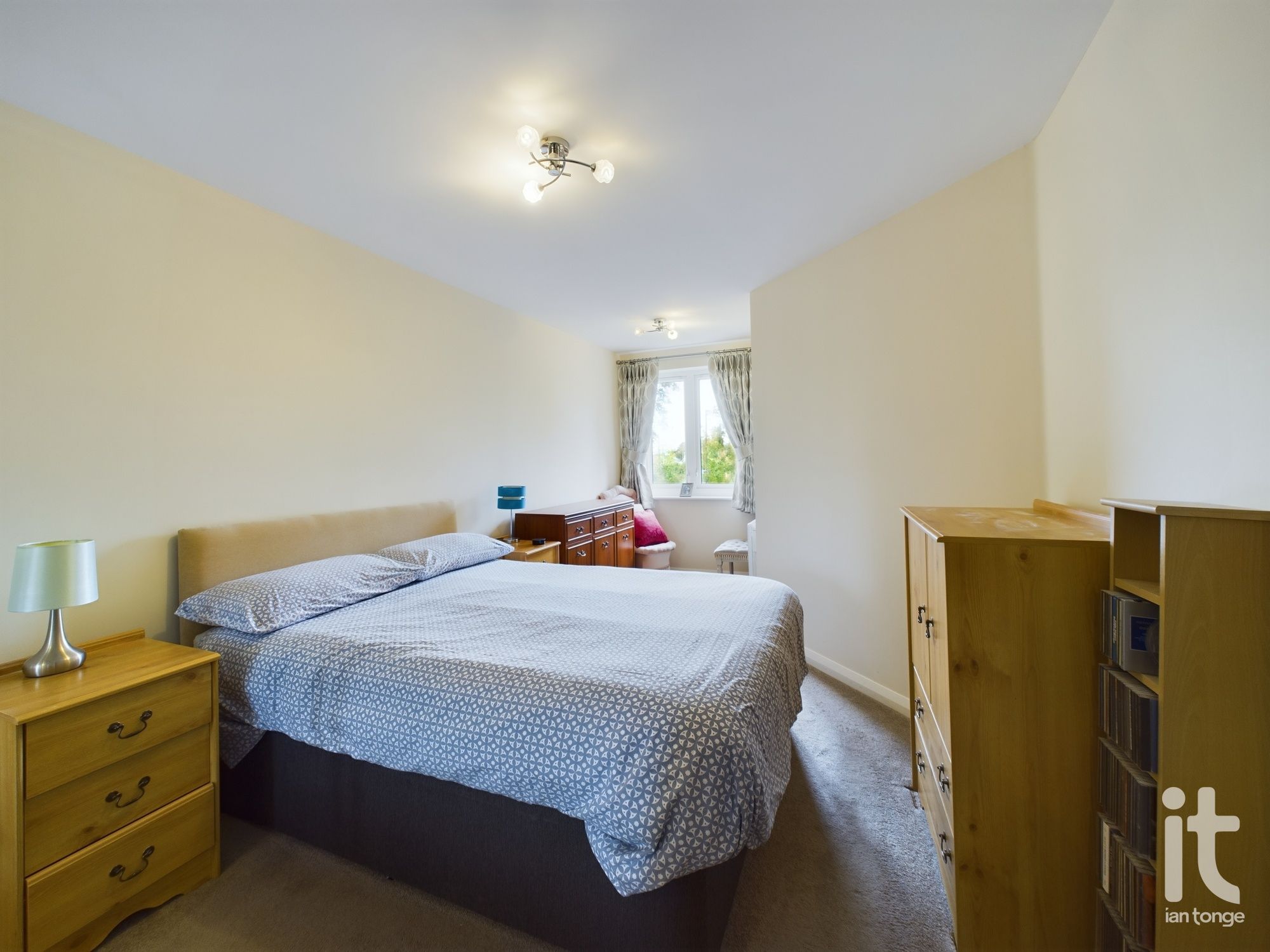 1 bedroom apartment flat/apartment Under Offer in Stockport - Photograph 6.