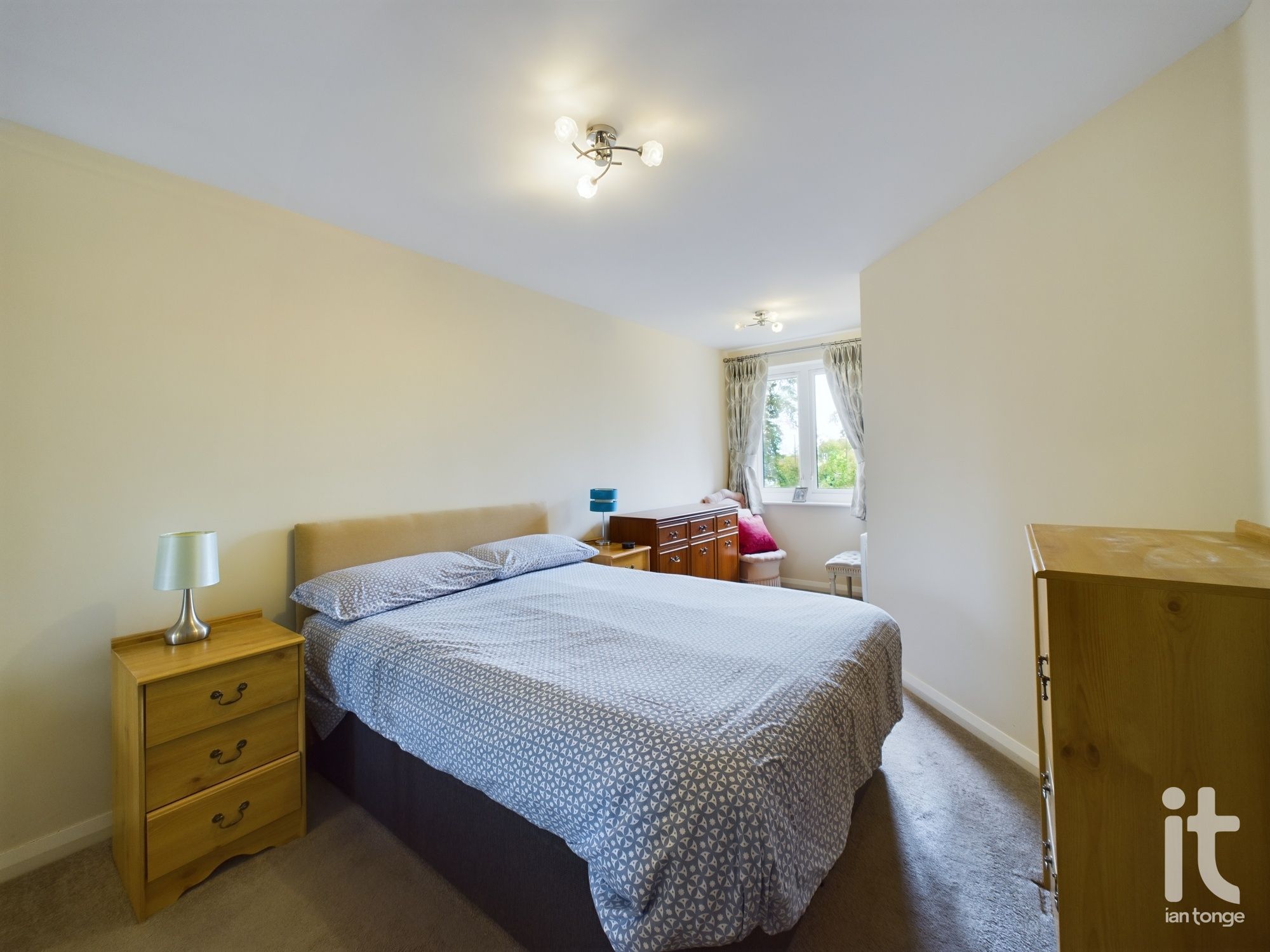1 bedroom apartment flat/apartment Under Offer in Stockport - Photograph 7.