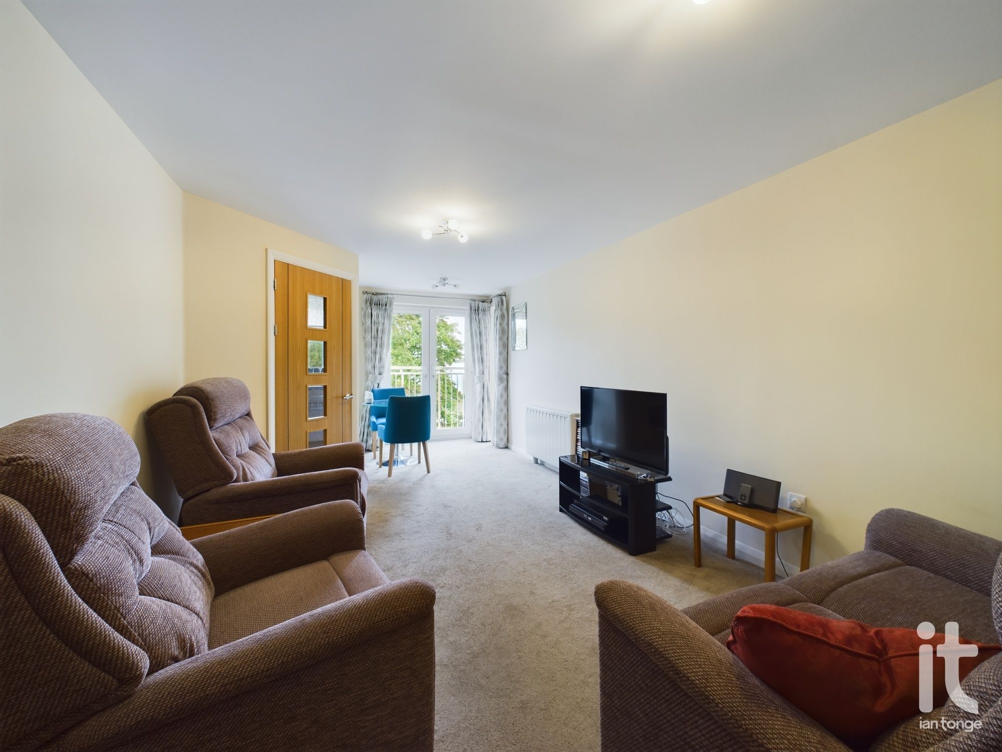 1 bedroom apartment flat/apartment Under Offer in Stockport - Photograph 10.