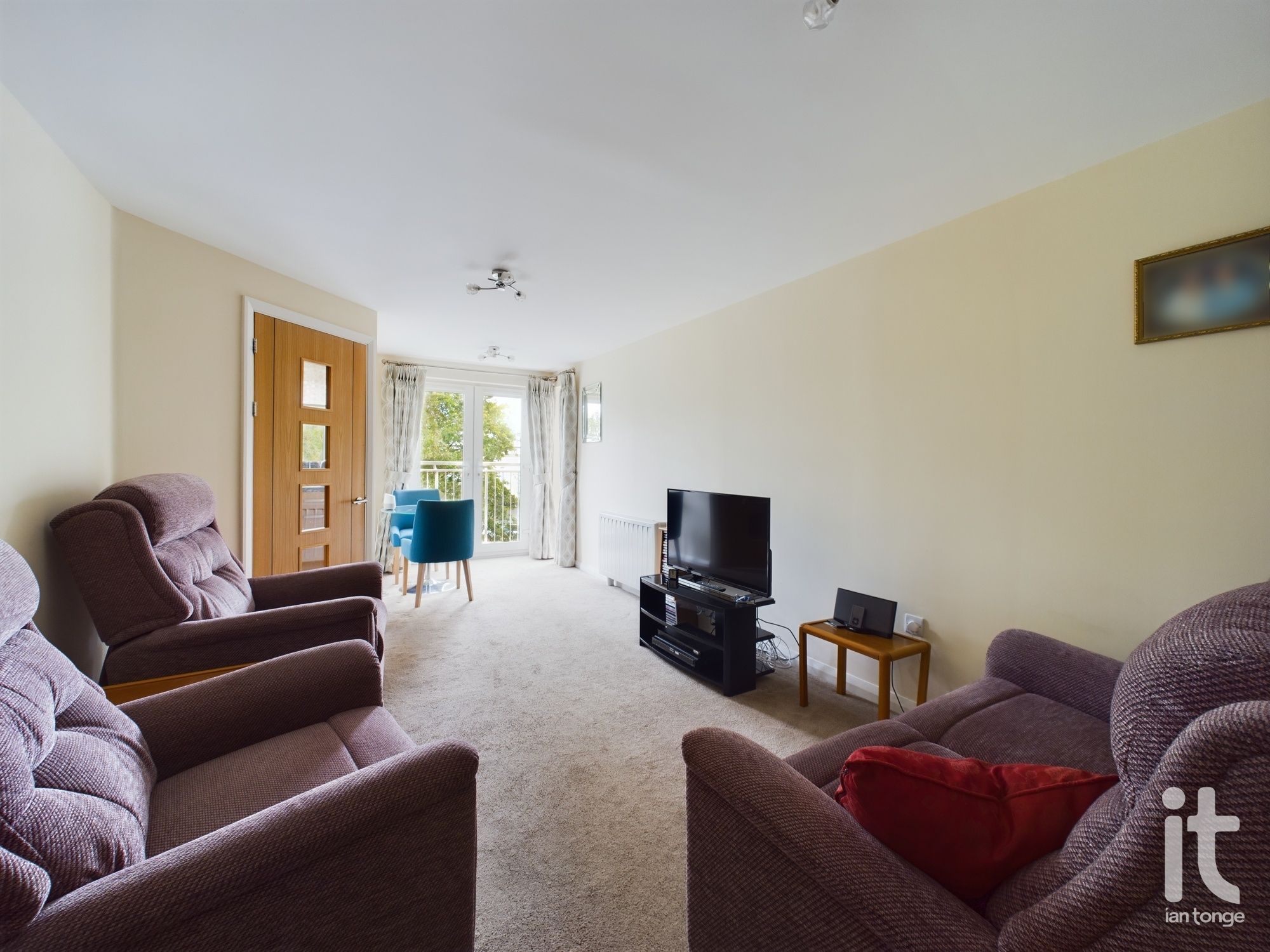 1 bedroom apartment flat/apartment Under Offer in Stockport - Photograph 1.
