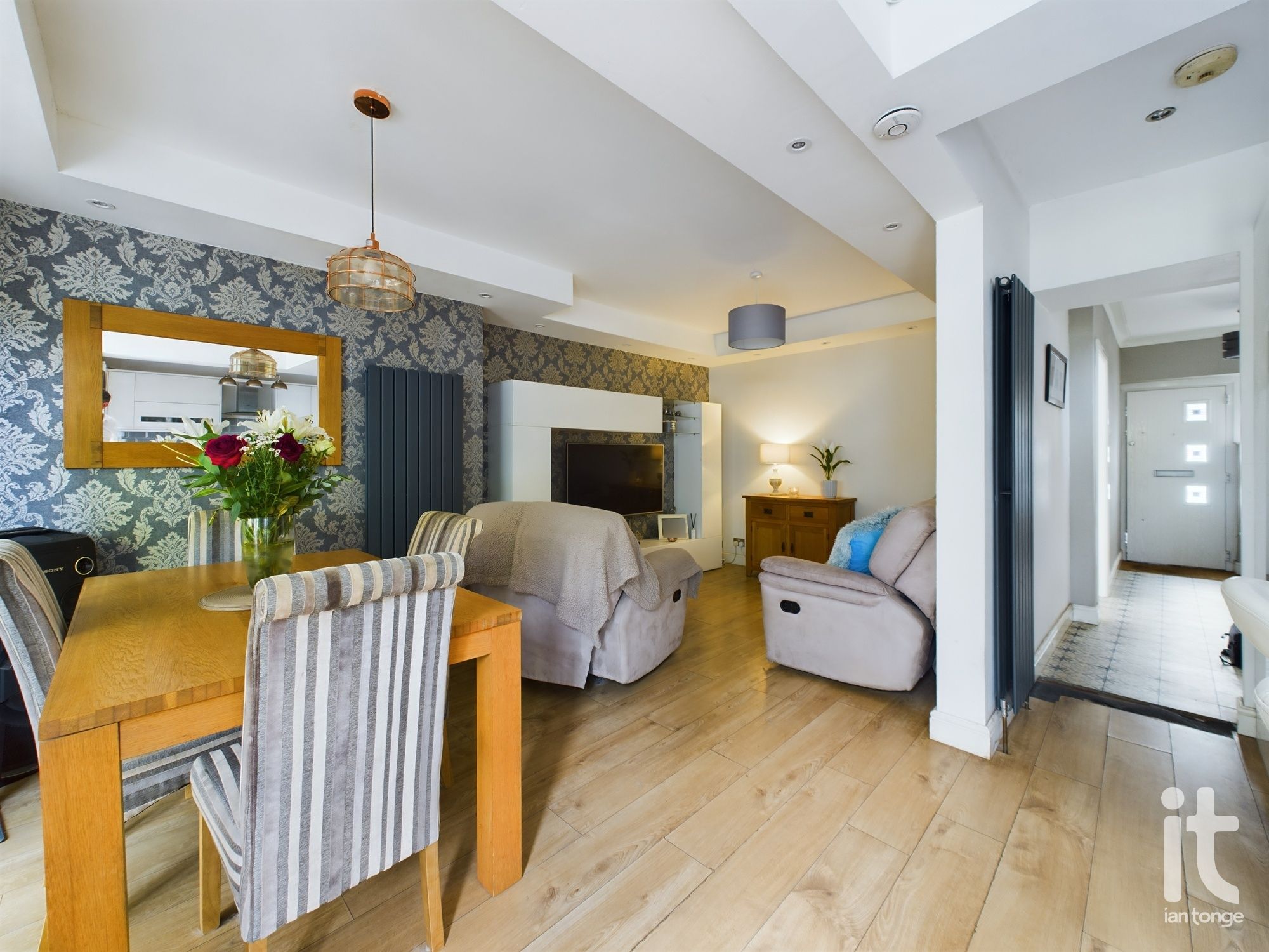 3 bedroom detached house Sold in Stockport - Photograph 11.