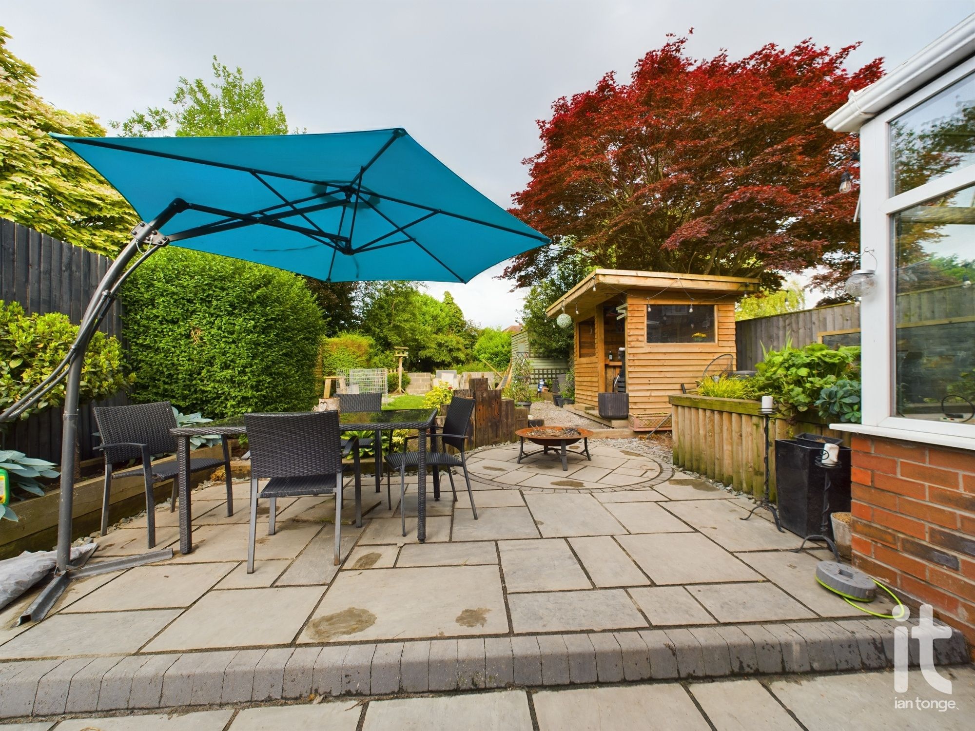 3 bedroom detached house Sold in Stockport - Photograph 4.