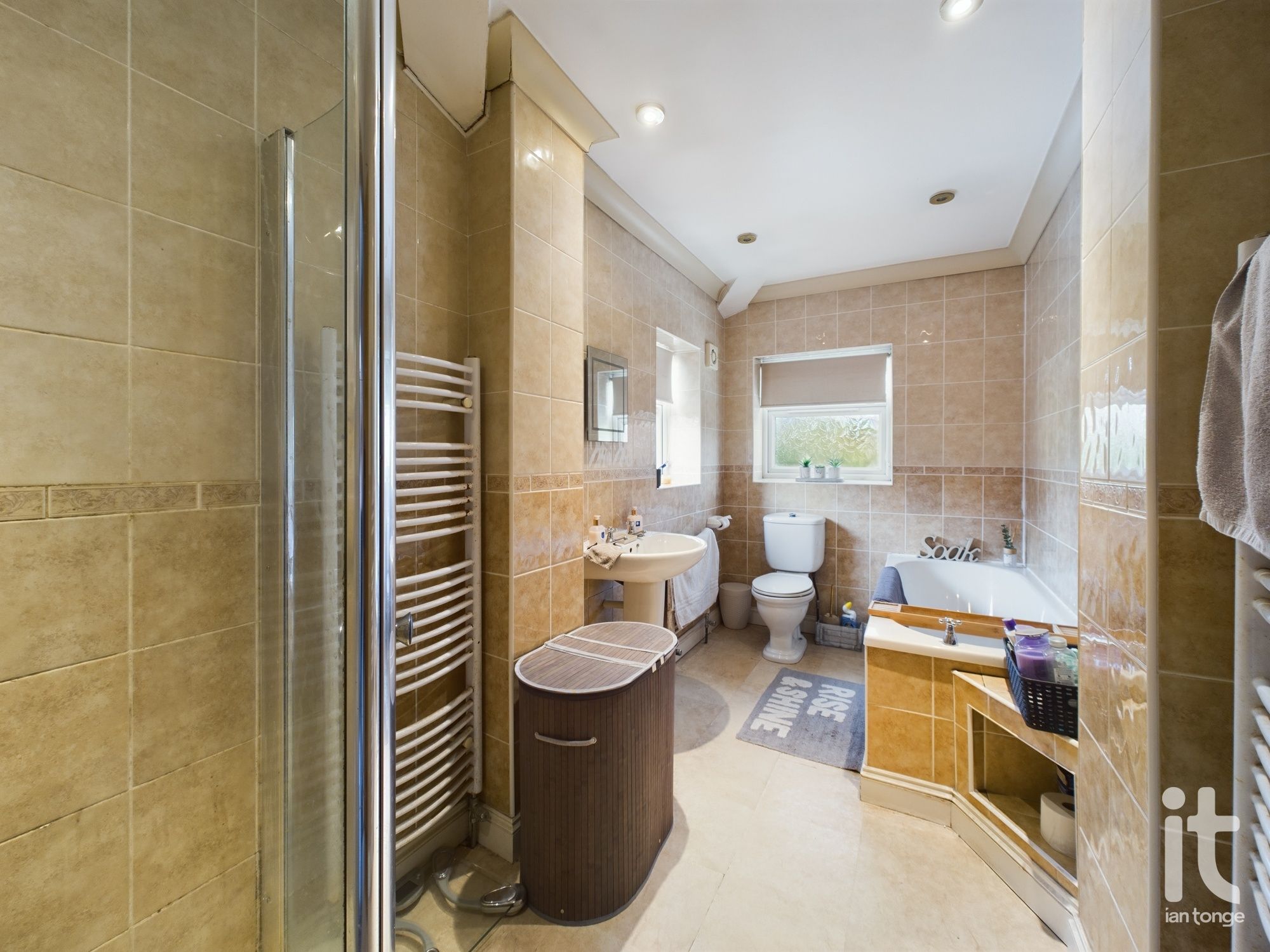 3 bedroom detached house Sold in Stockport - Photograph 18.