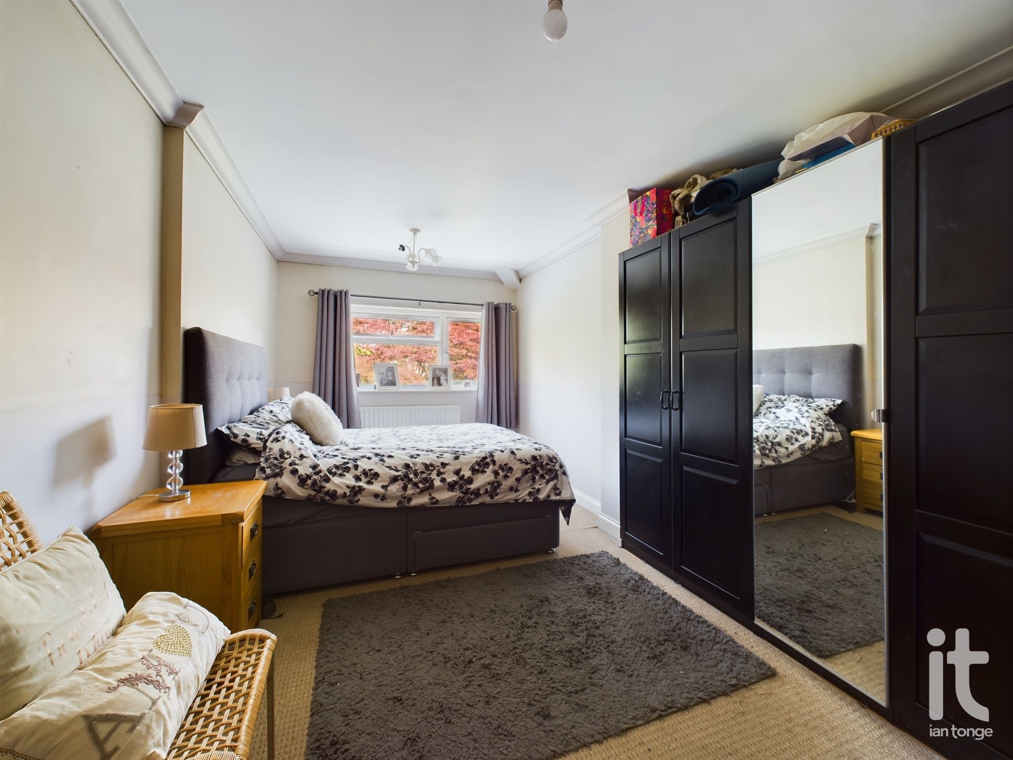 3 bedroom detached house Sold in Stockport - Photograph 15.