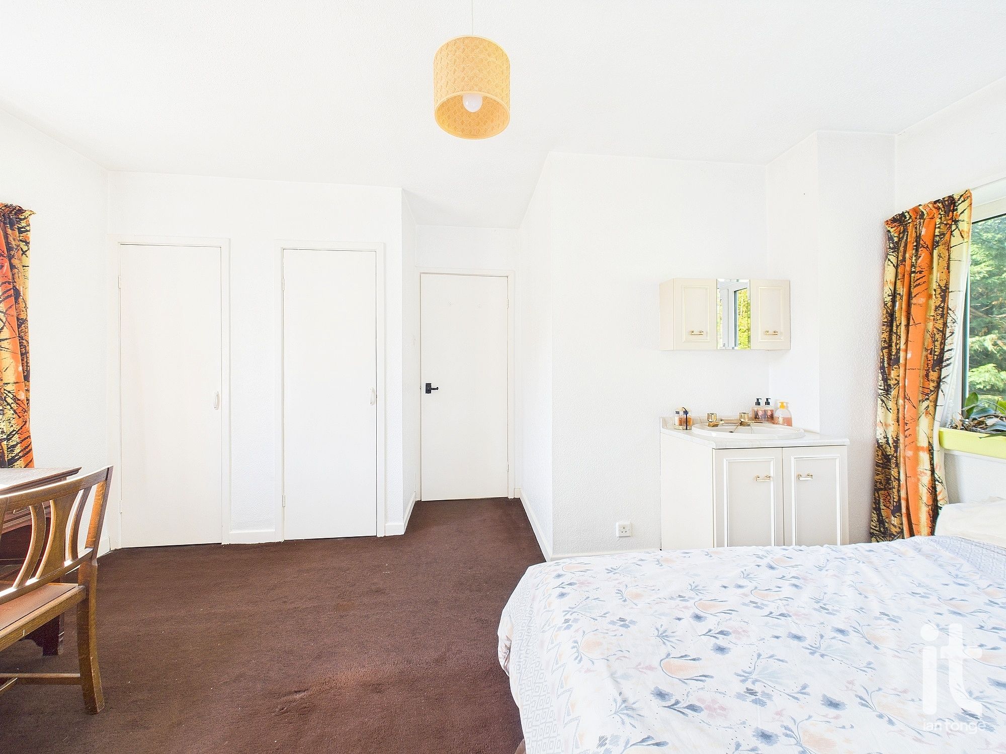 3 bedroom detached house For Sale in Stockport - Photograph 17.
