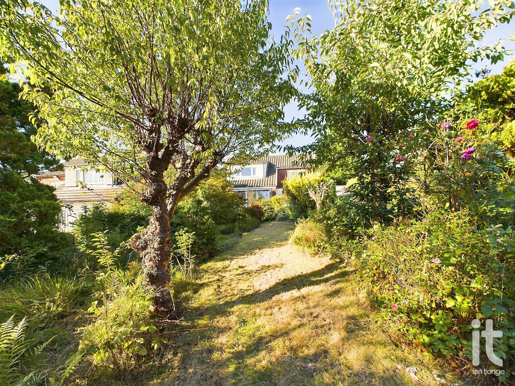 3 bedroom detached house For Sale in Stockport - Photograph 2.
