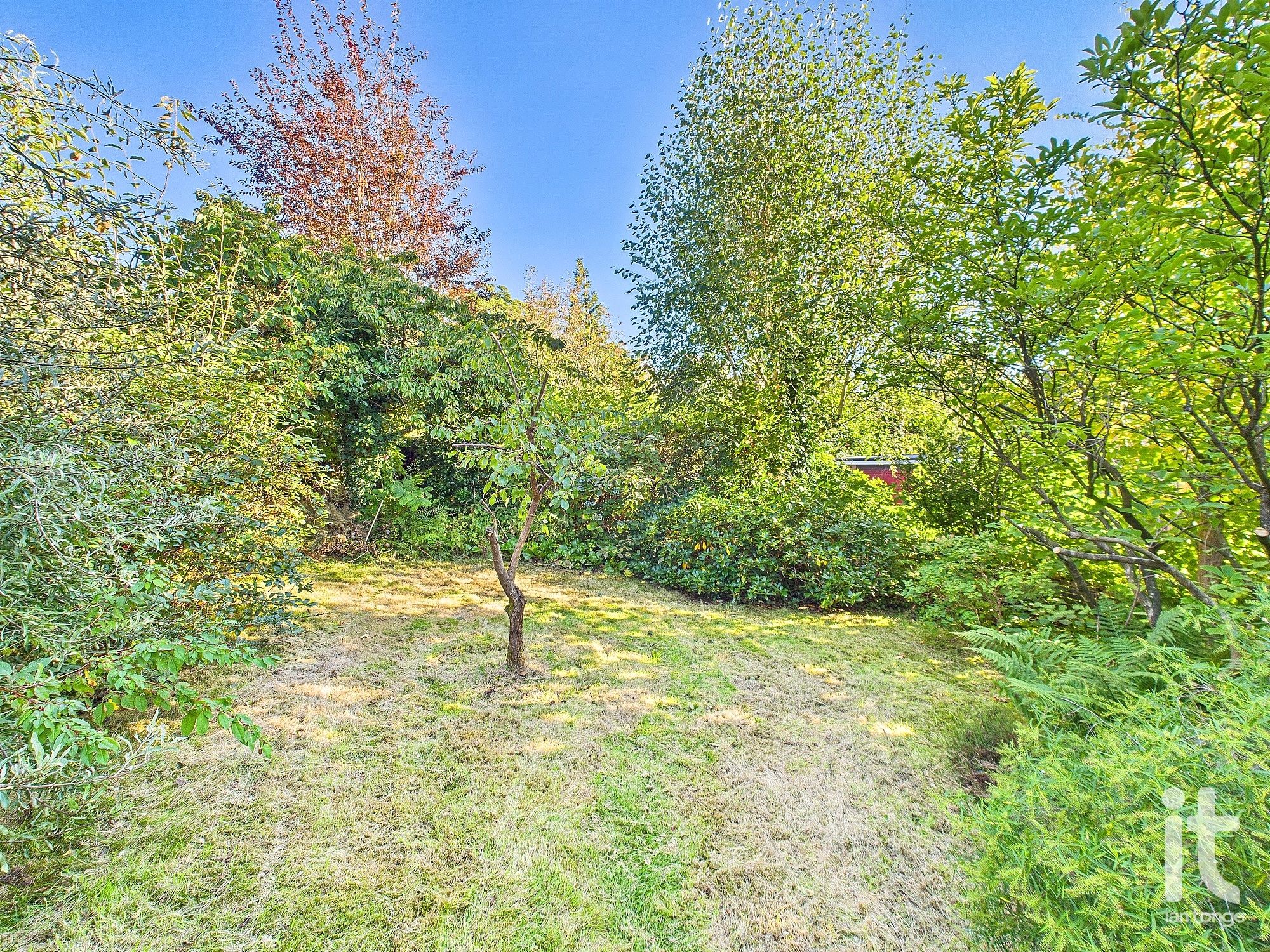 3 bedroom detached house For Sale in Stockport - Photograph 30.