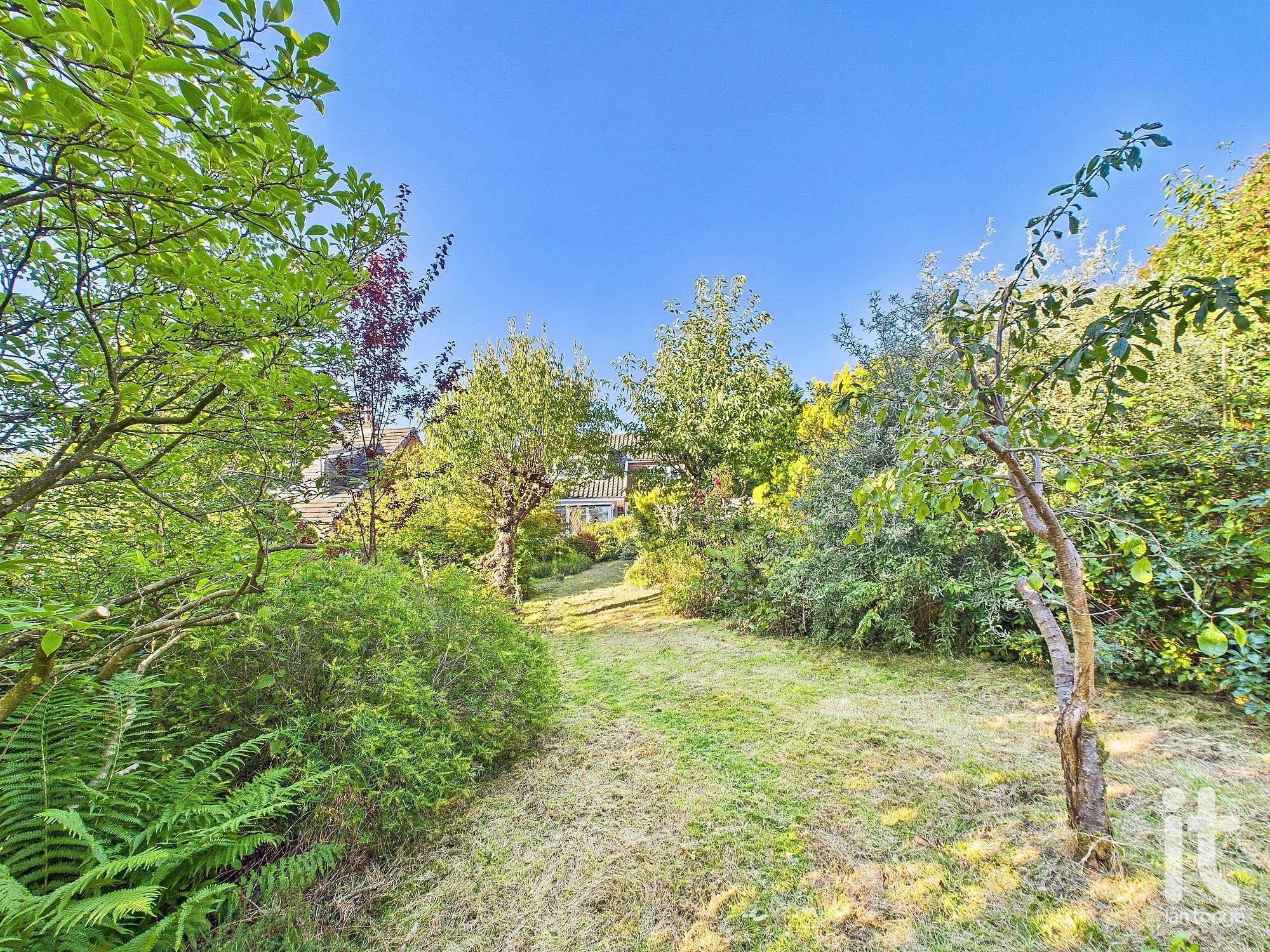 3 bedroom detached house For Sale in Stockport - Photograph 32.