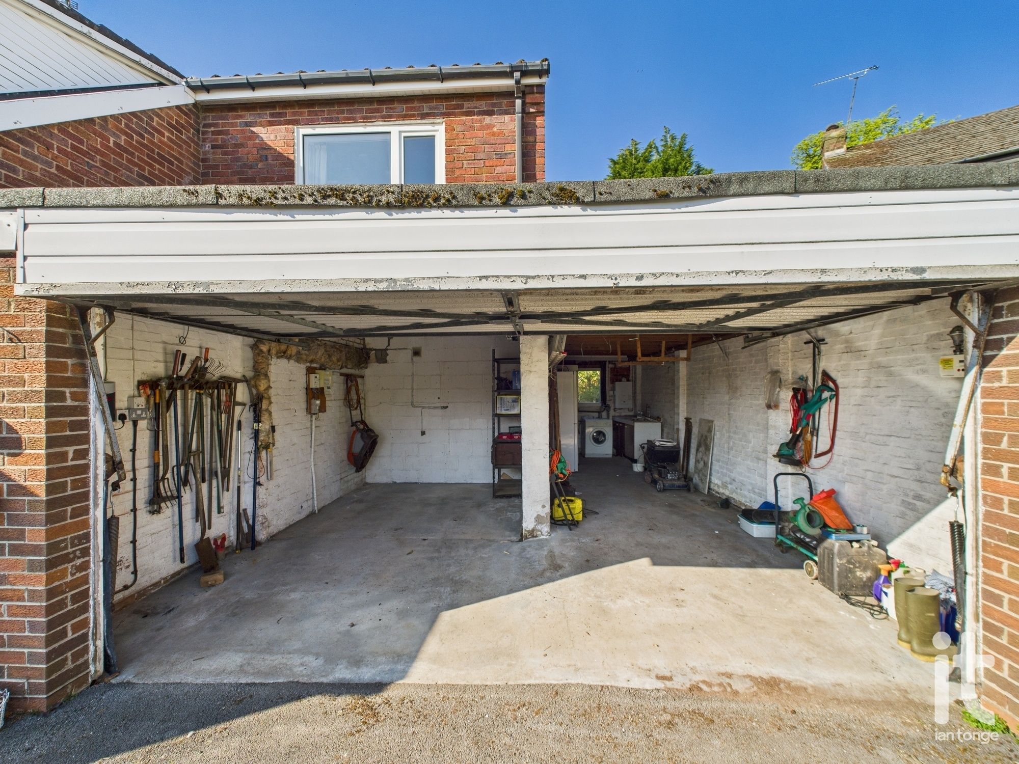 3 bedroom detached house For Sale in Stockport - Photograph 35.
