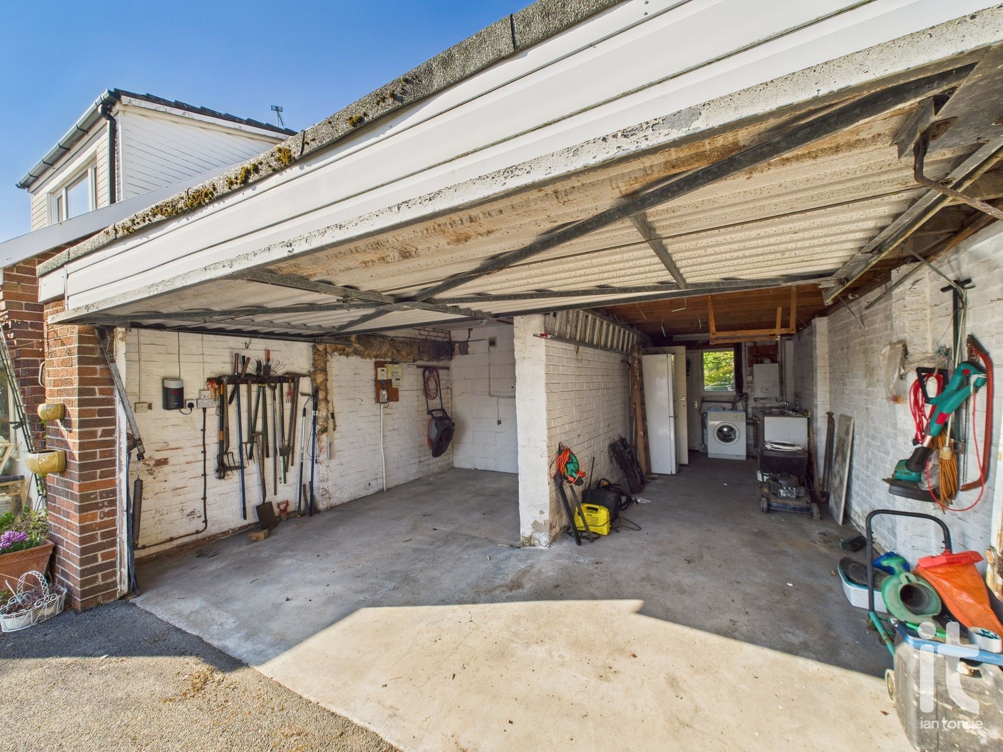 3 bedroom detached house For Sale in Stockport - Photograph 37.