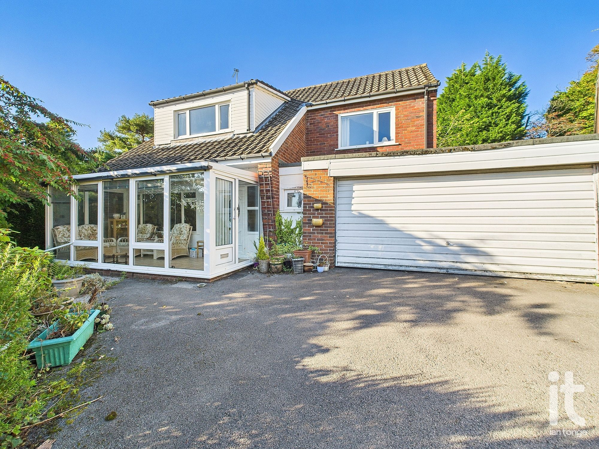 3 bedroom detached house For Sale in Stockport - Photograph 1.