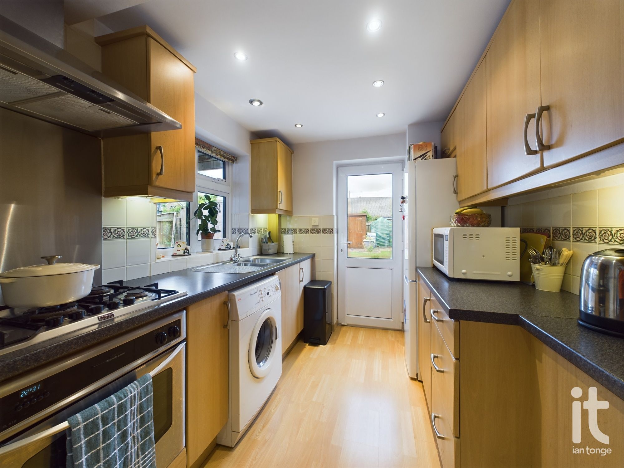 3 bedroom semi-detached house Under Offer in Stockport - Photograph 15.