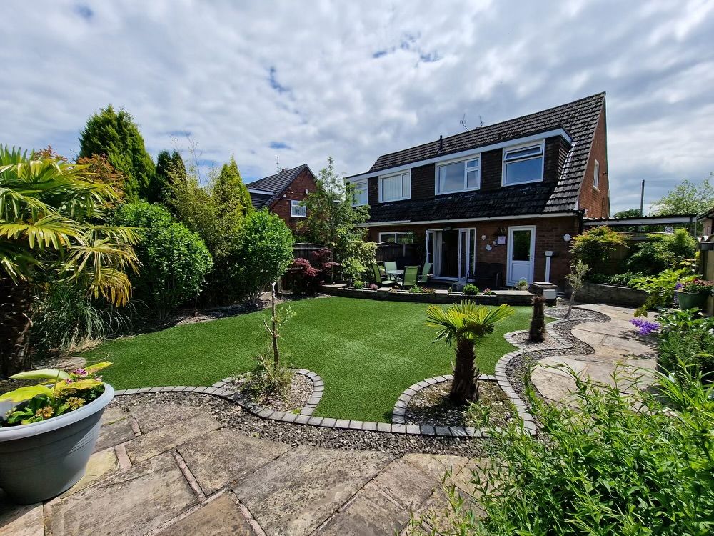 3 bedroom semi-detached house Under Offer in Stockport - Photograph 33.