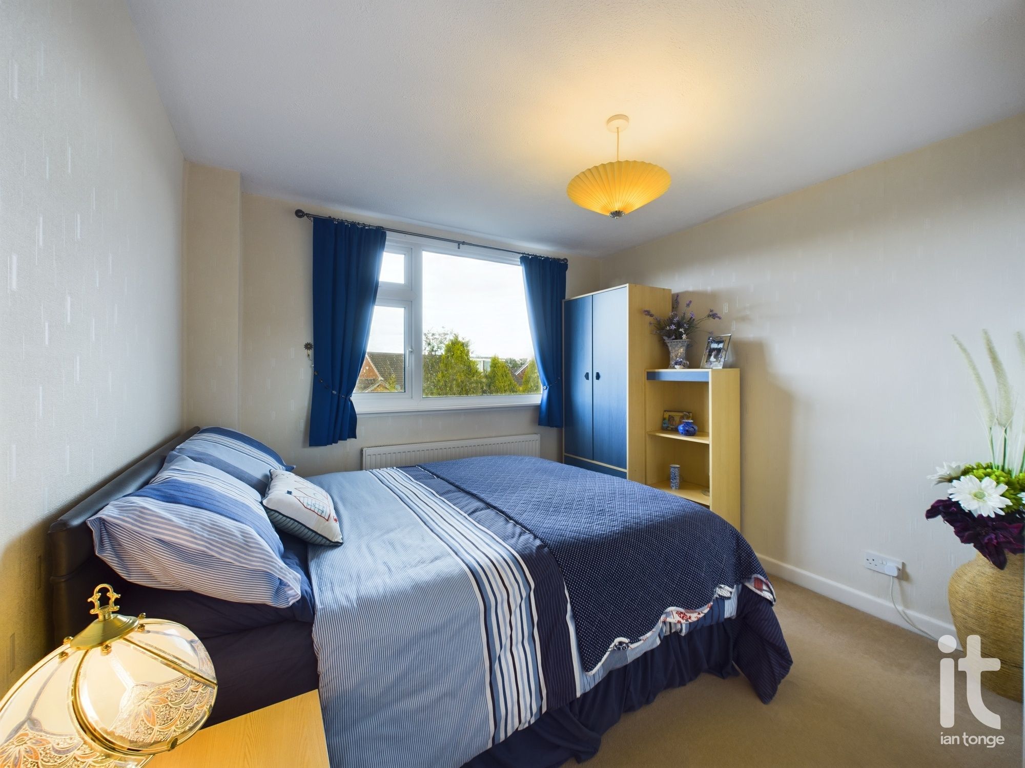 3 bedroom semi-detached house Under Offer in Stockport - Photograph 26.