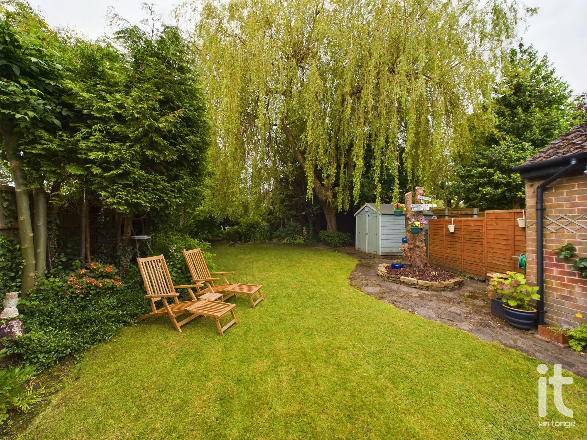 3 bedroom detached house SSTC in Stockport - Photograph 20.