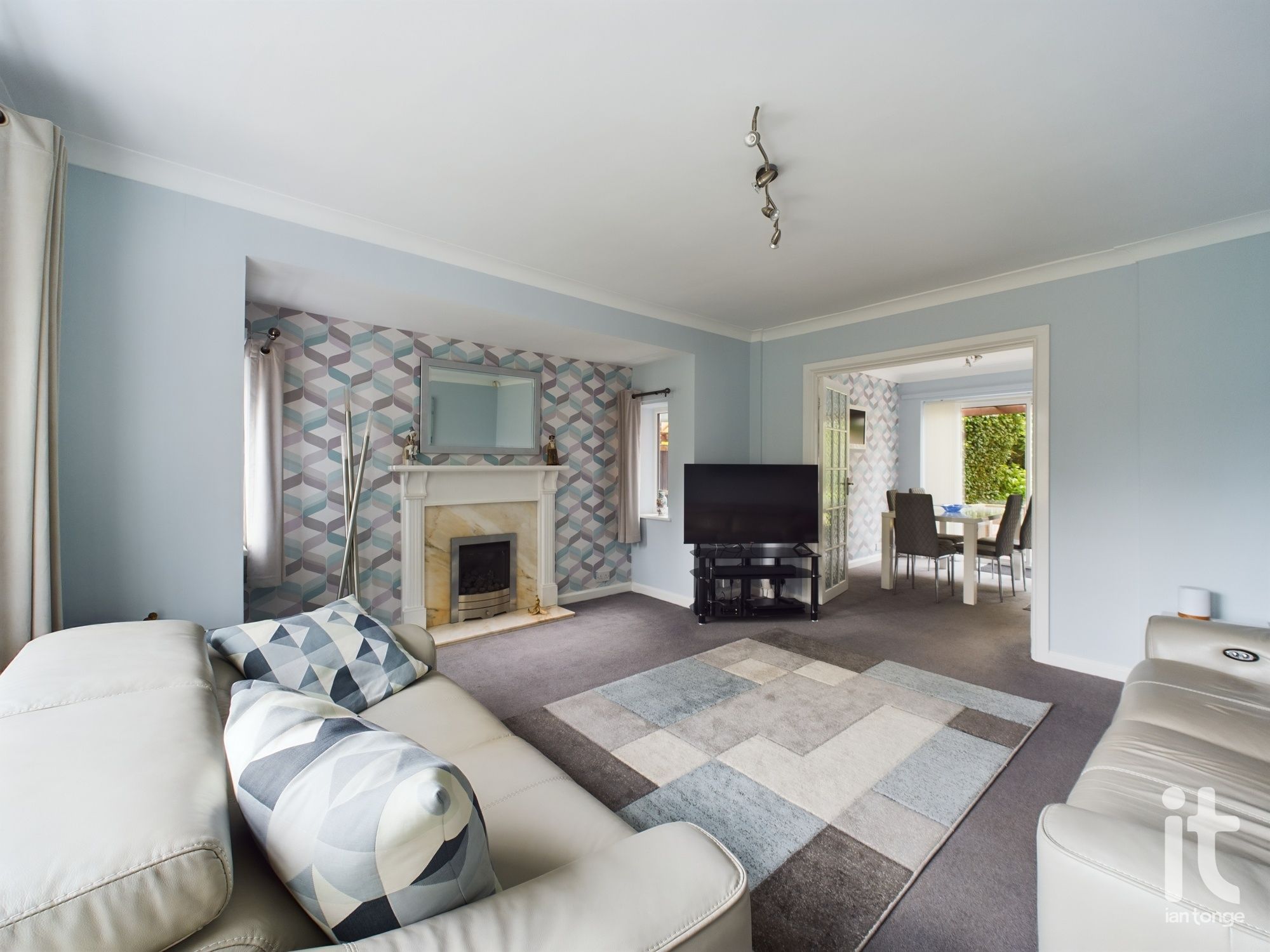 3 bedroom detached house SSTC in Stockport - Photograph 2.