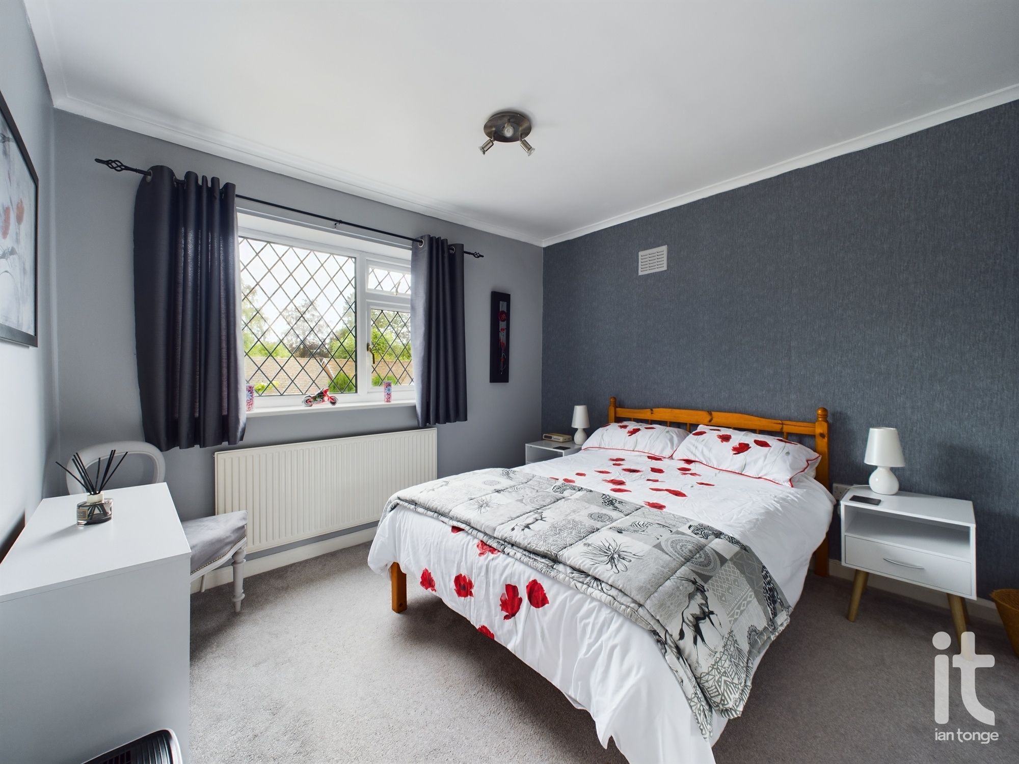 3 bedroom detached house SSTC in Stockport - Photograph 15.