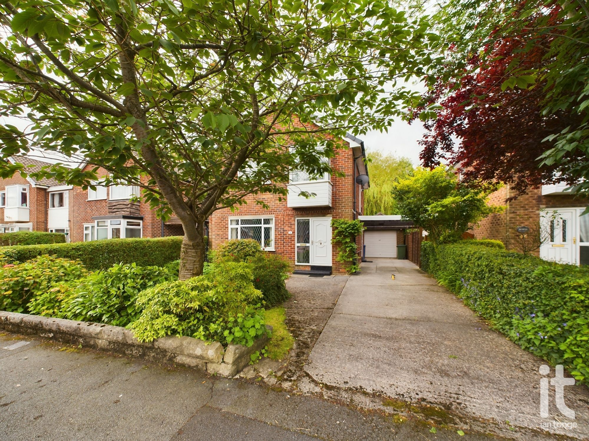 3 bedroom detached house SSTC in Stockport - Photograph 25.