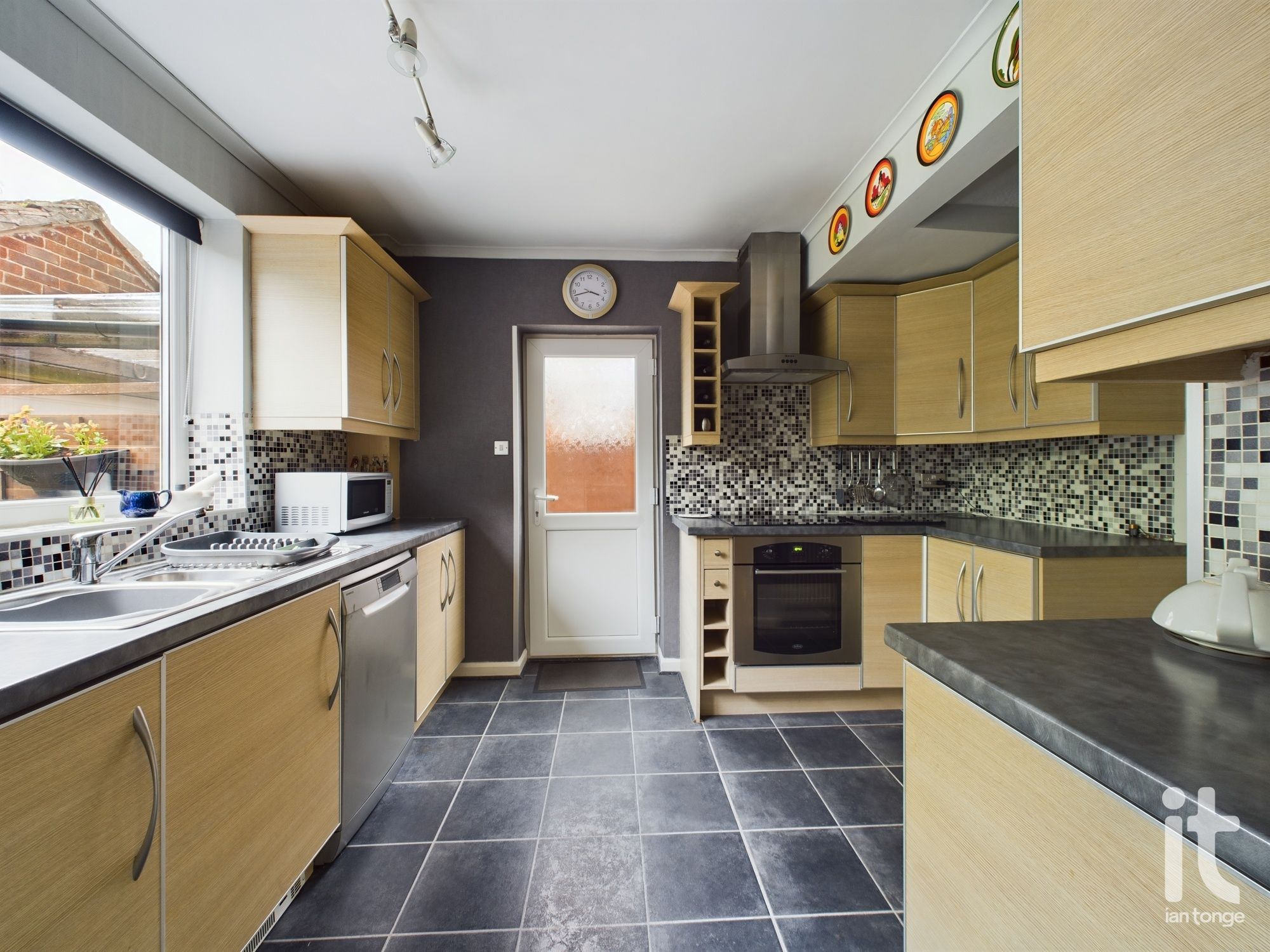 3 bedroom detached house SSTC in Stockport - Photograph 11.