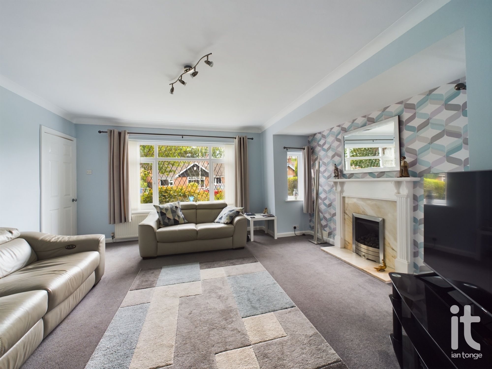 3 bedroom detached house SSTC in Stockport - Photograph 8.