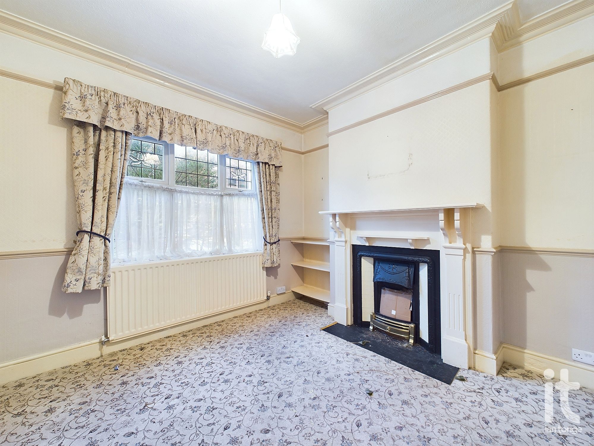 3 bedroom semi-detached house SSTC in Stockport - Photograph 5.