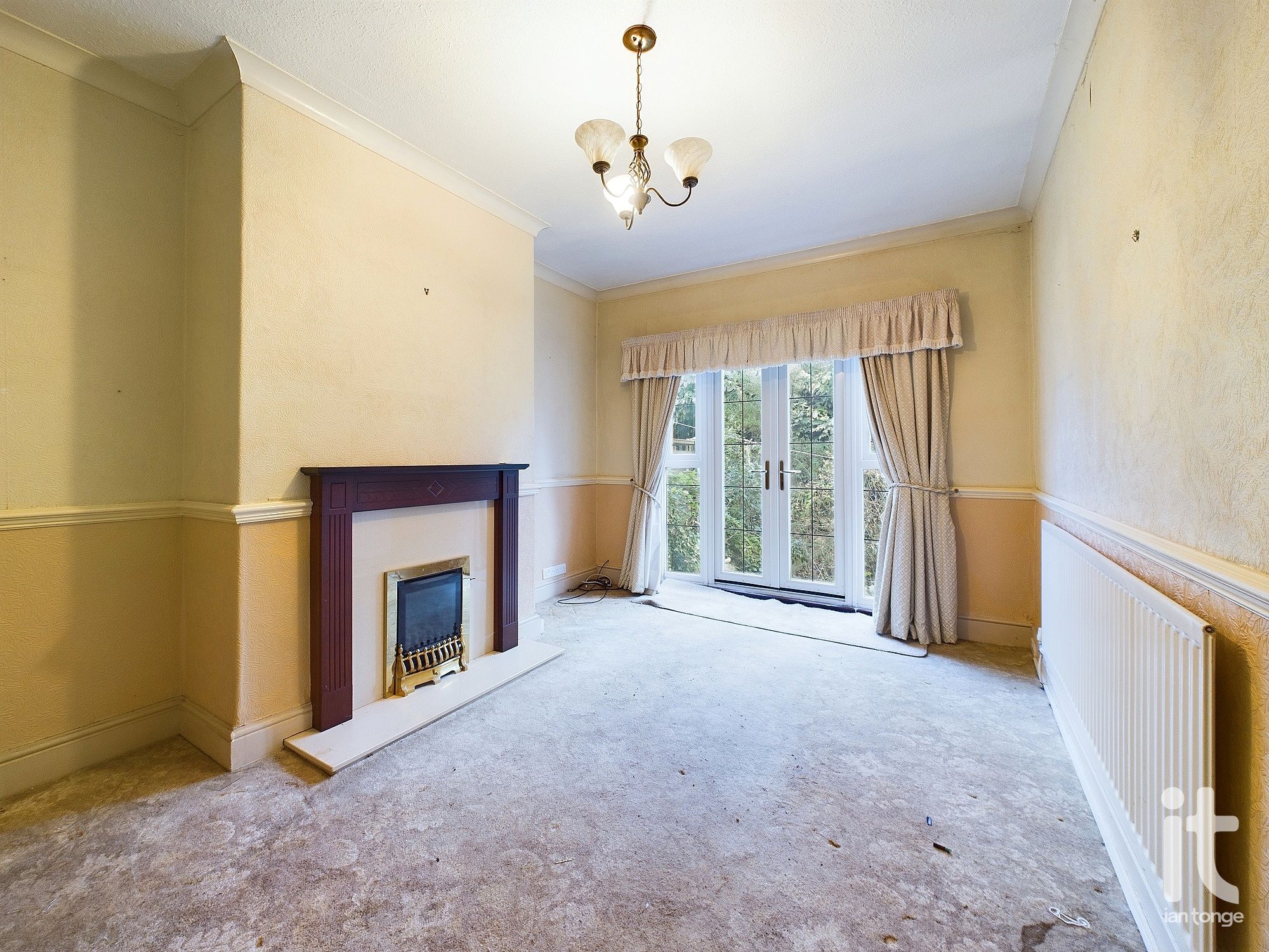 3 bedroom semi-detached house SSTC in Stockport - Photograph 7.