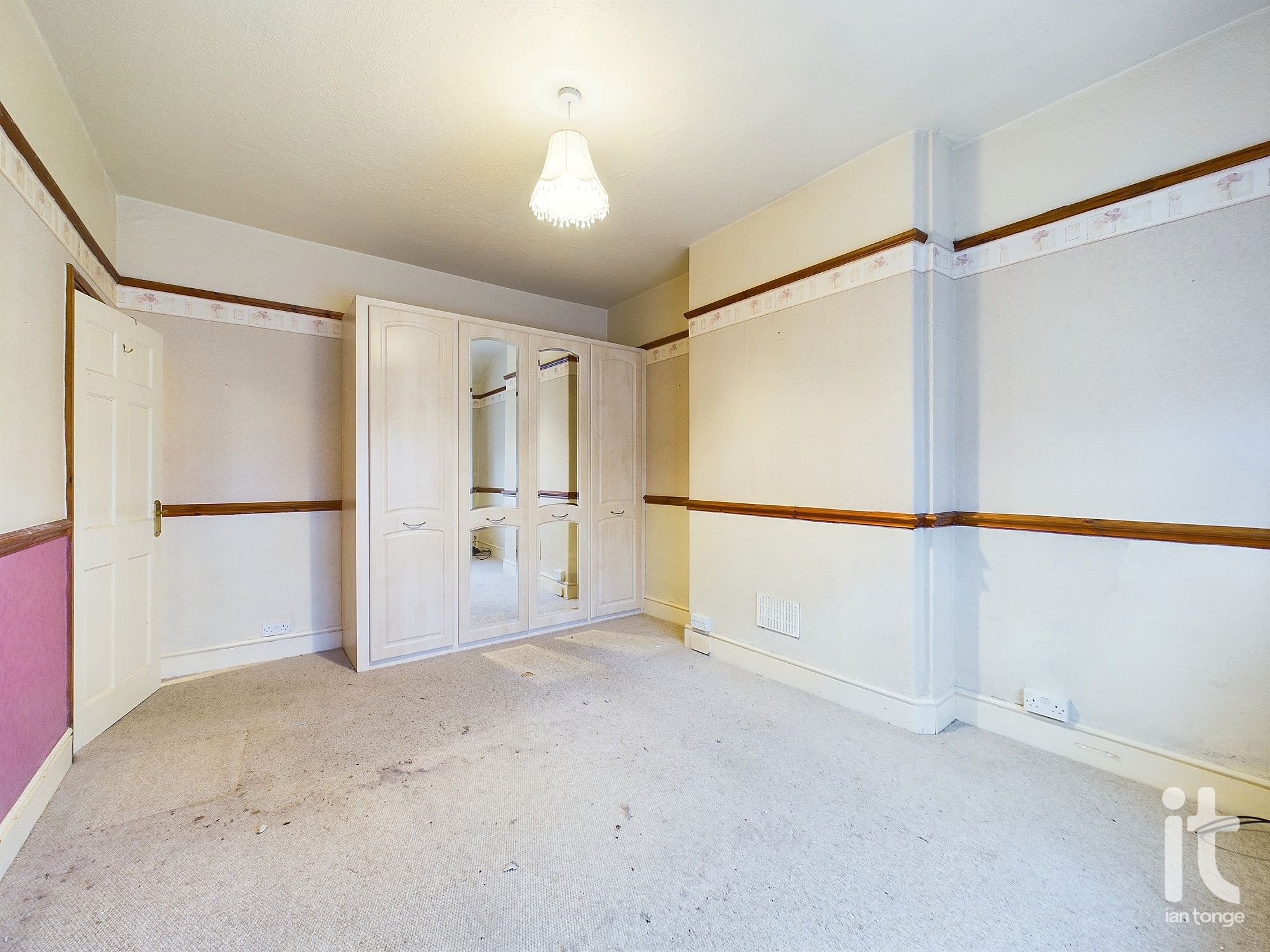 3 bedroom semi-detached house SSTC in Stockport - Photograph 14.