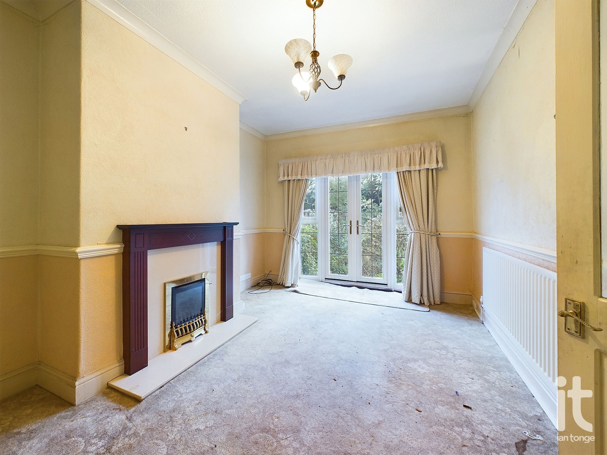 3 bedroom semi-detached house SSTC in Stockport - Photograph 6.