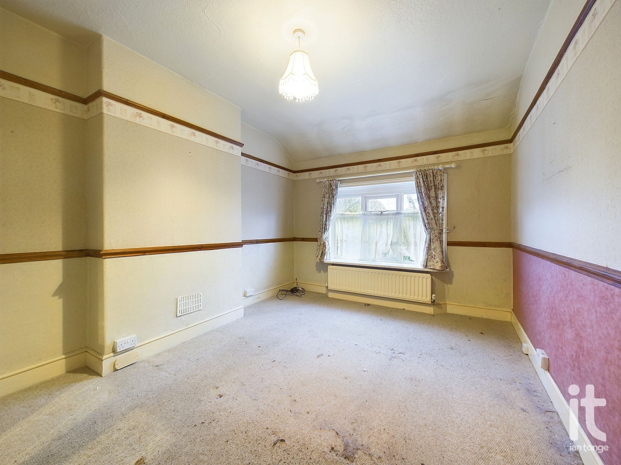 3 bedroom semi-detached house SSTC in Stockport - Photograph 13.