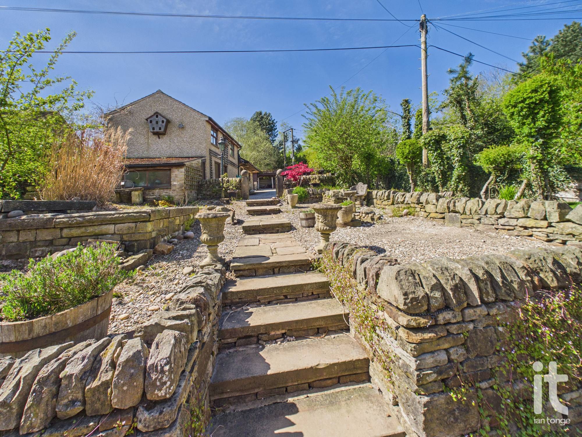 4 bedroom detached house For Sale in High Peak - Photograph 20.
