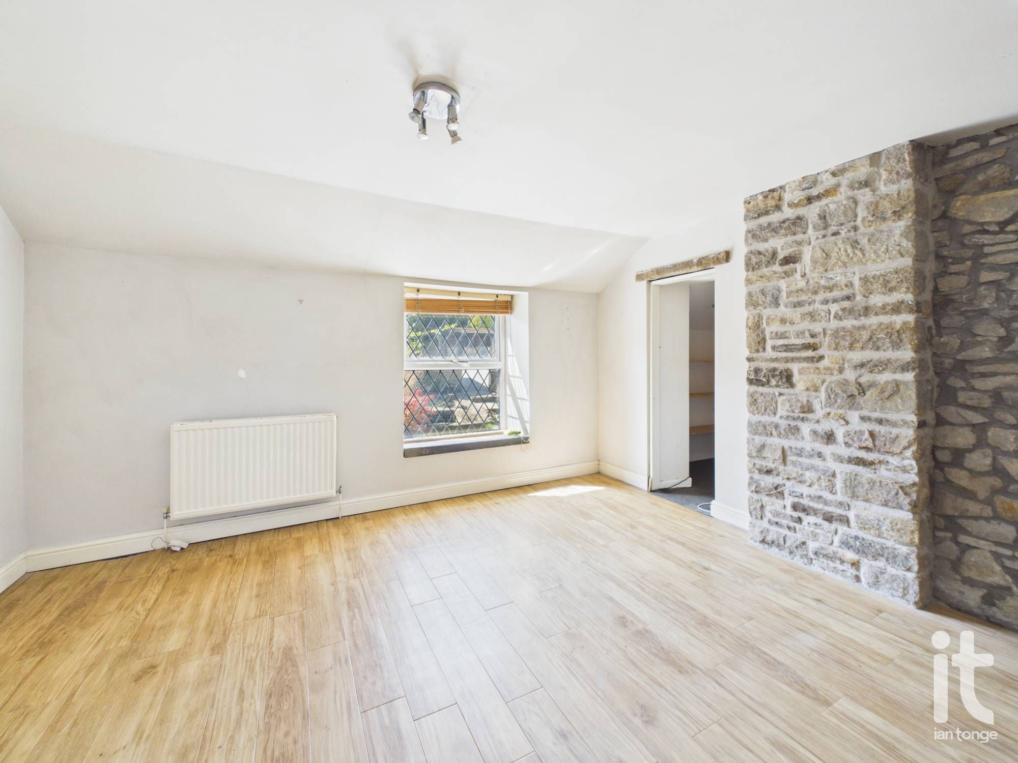 4 bedroom detached house For Sale in High Peak - Photograph 15.