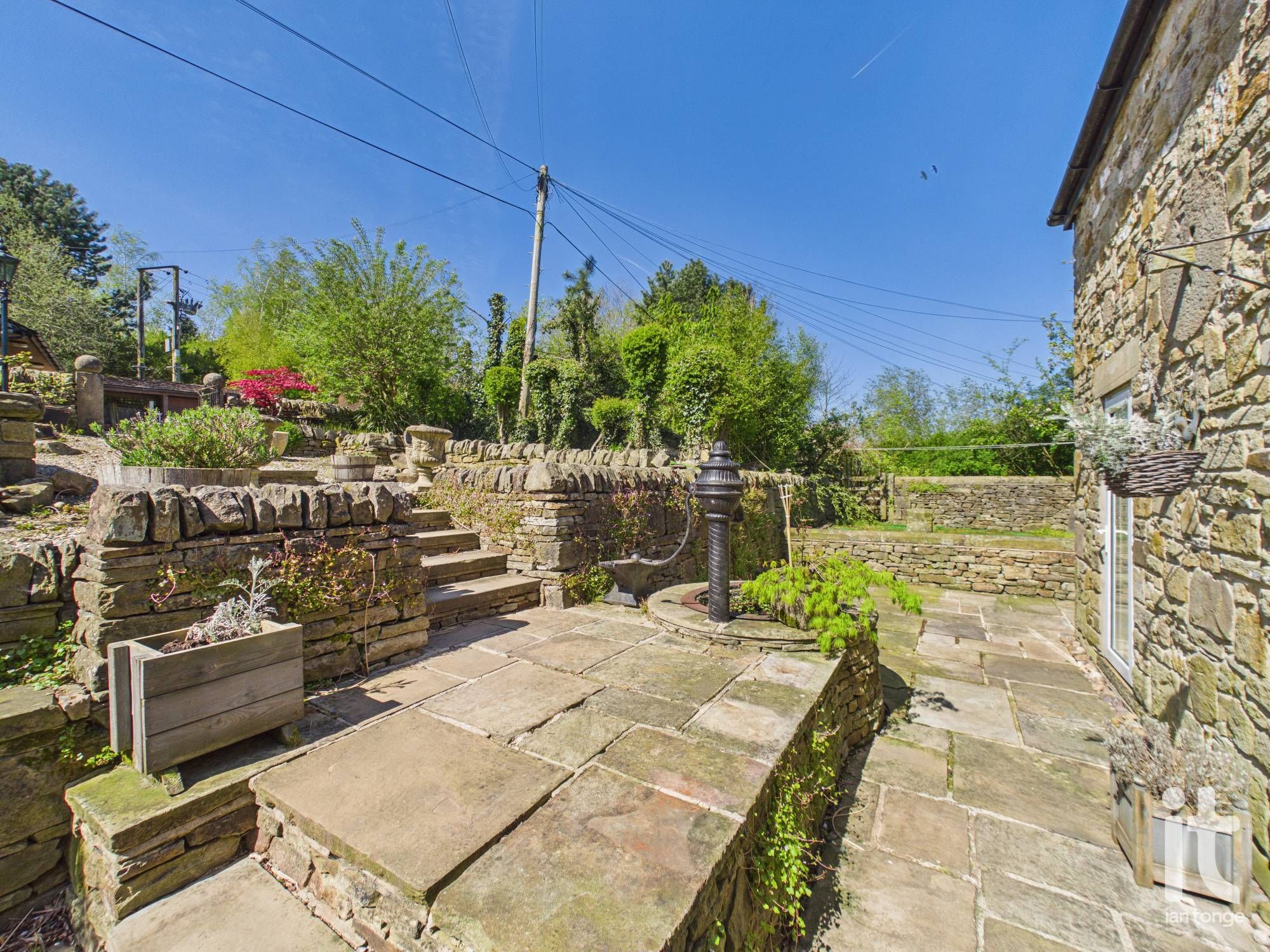 4 bedroom detached house For Sale in High Peak - Photograph 19.