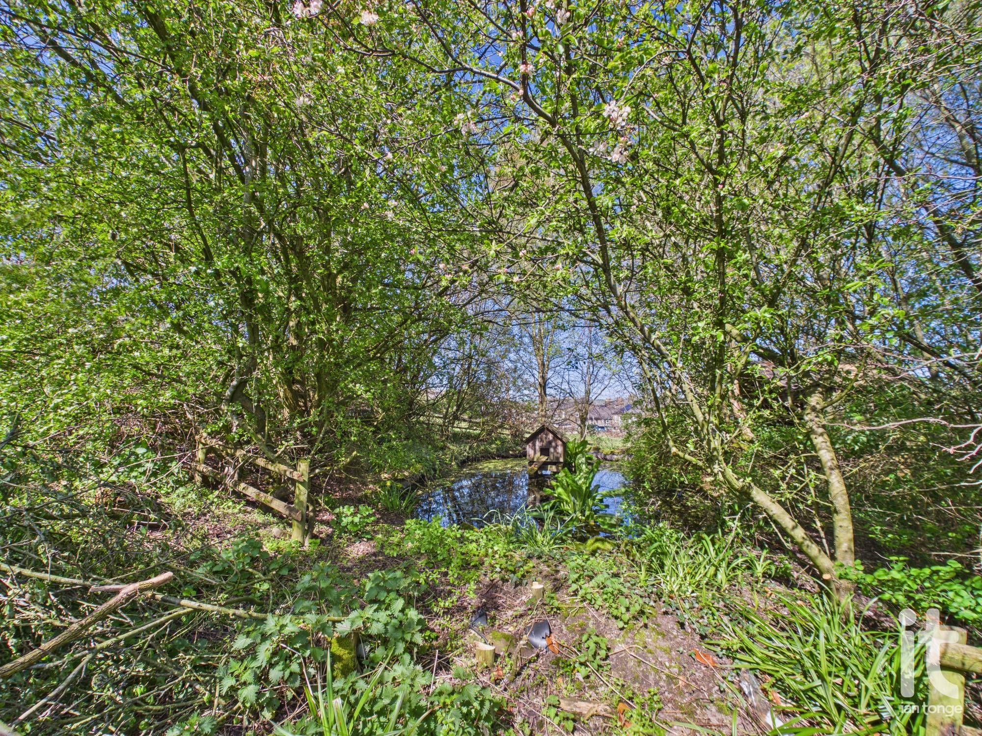 4 bedroom detached house For Sale in High Peak - Photograph 31.