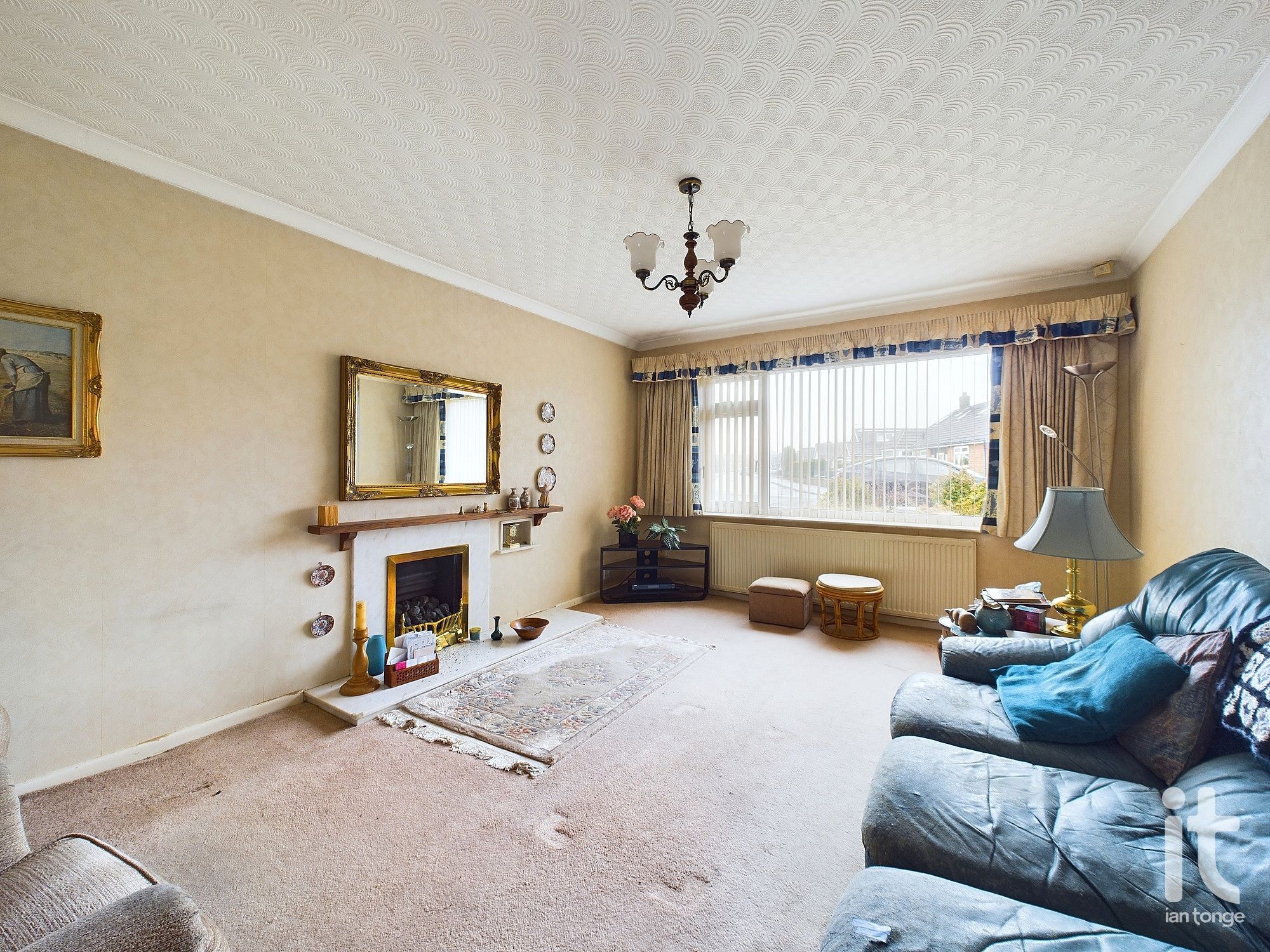 3 bedroom detached bungalow SSTC in Stockport - Photograph 8.