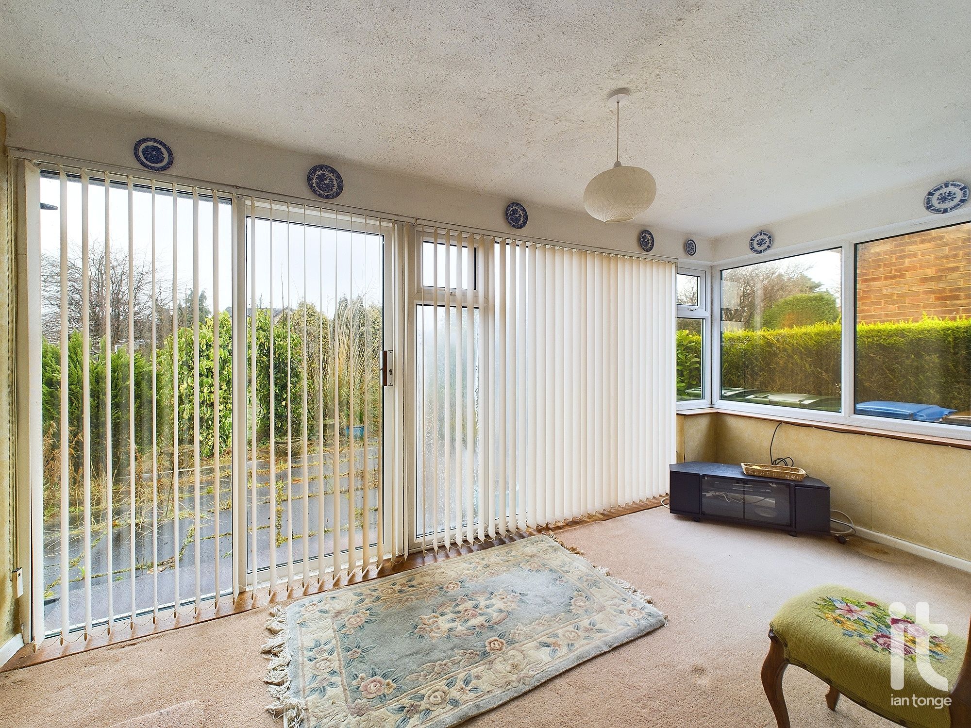 3 bedroom detached bungalow SSTC in Stockport - Photograph 4.