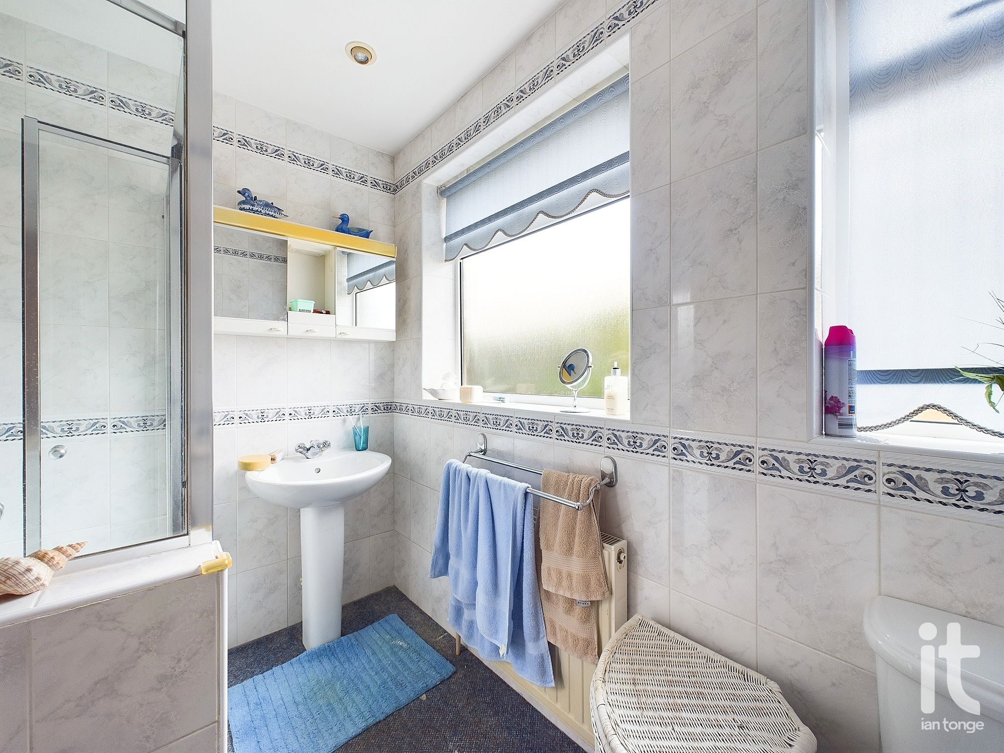 3 bedroom detached bungalow SSTC in Stockport - Photograph 20.