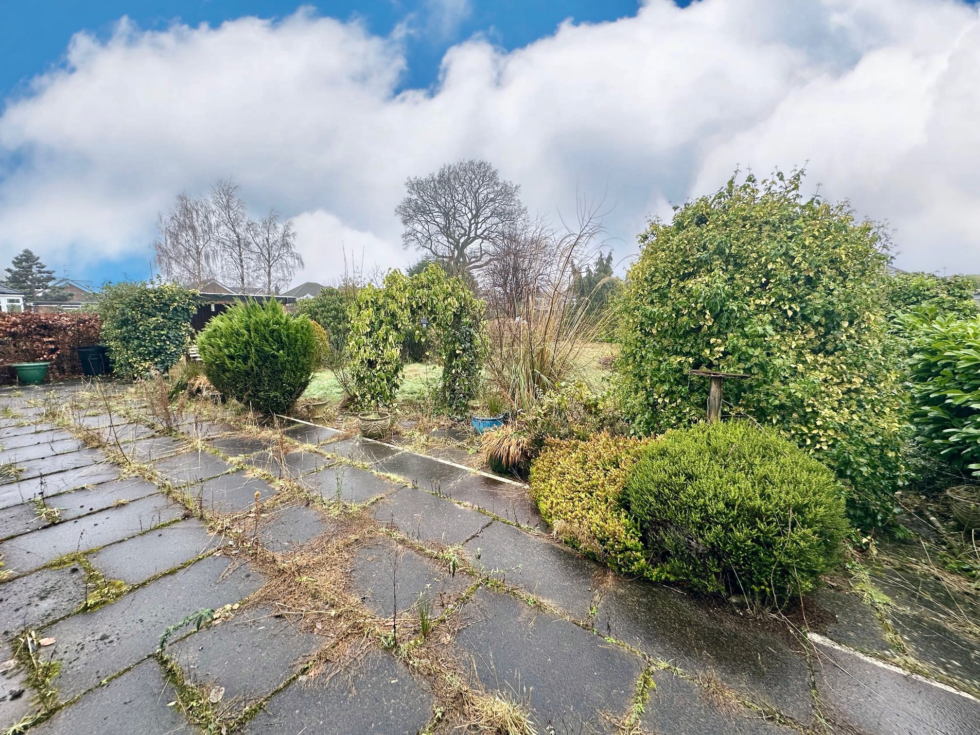 3 bedroom detached bungalow SSTC in Stockport - Photograph 24.