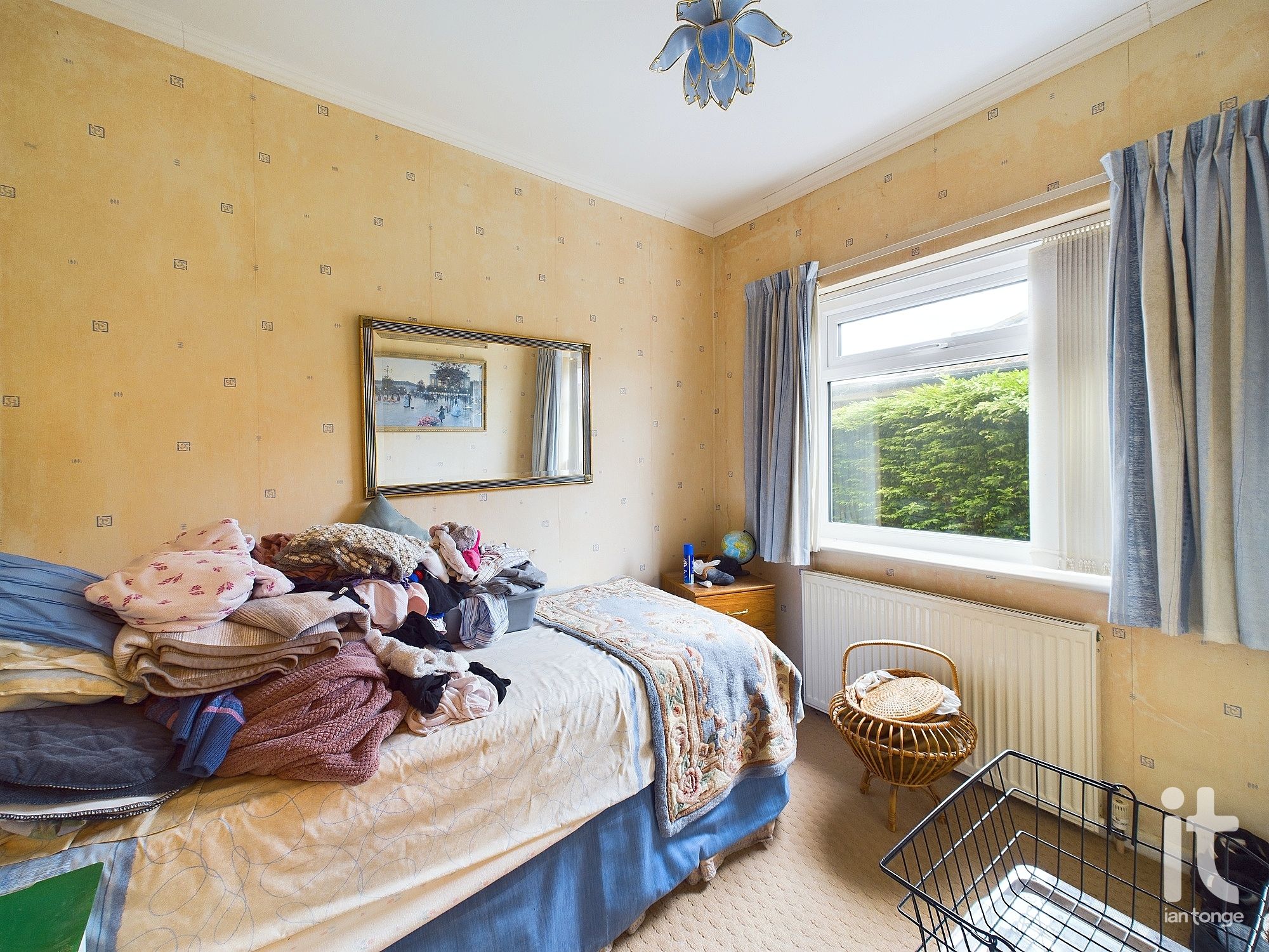 3 bedroom detached bungalow SSTC in Stockport - Photograph 17.