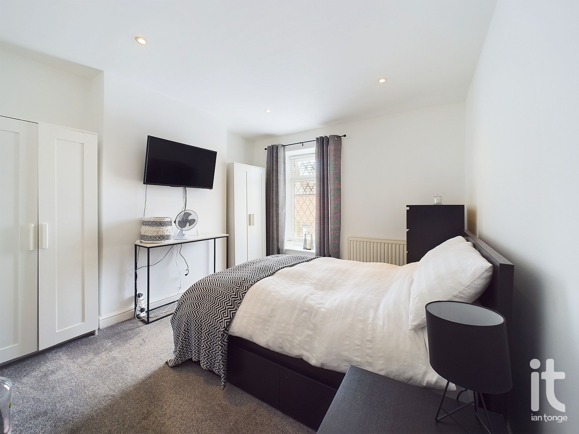 2 bedroom mid terraced house For Sale in Disley - Photograph 18.