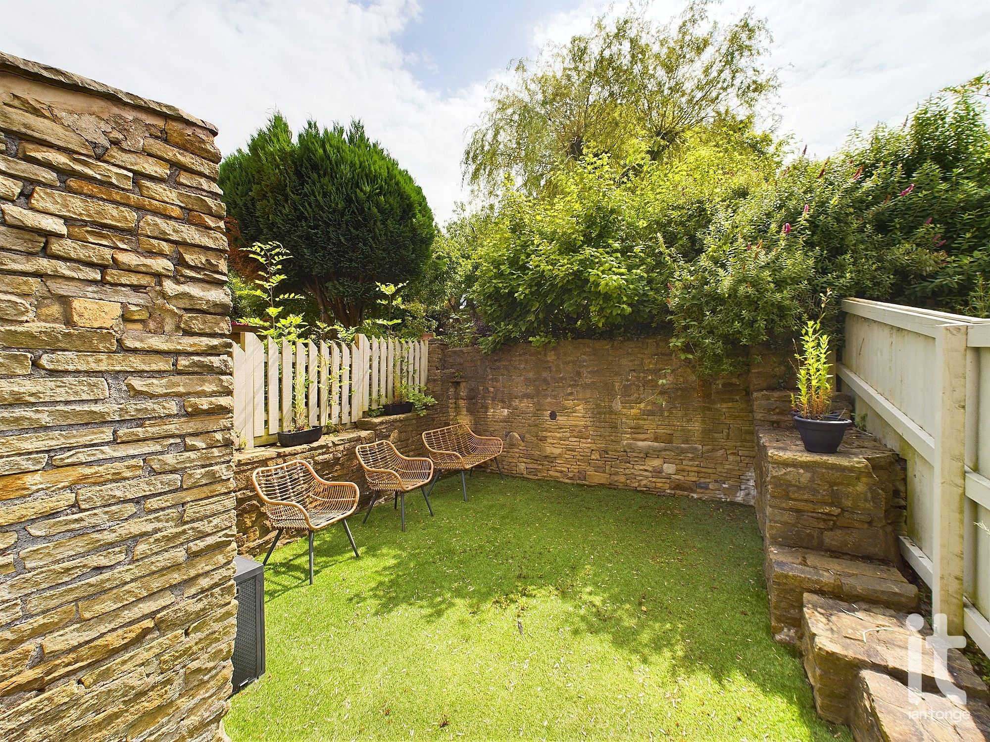 2 bedroom mid terraced house For Sale in Disley - Photograph 33.